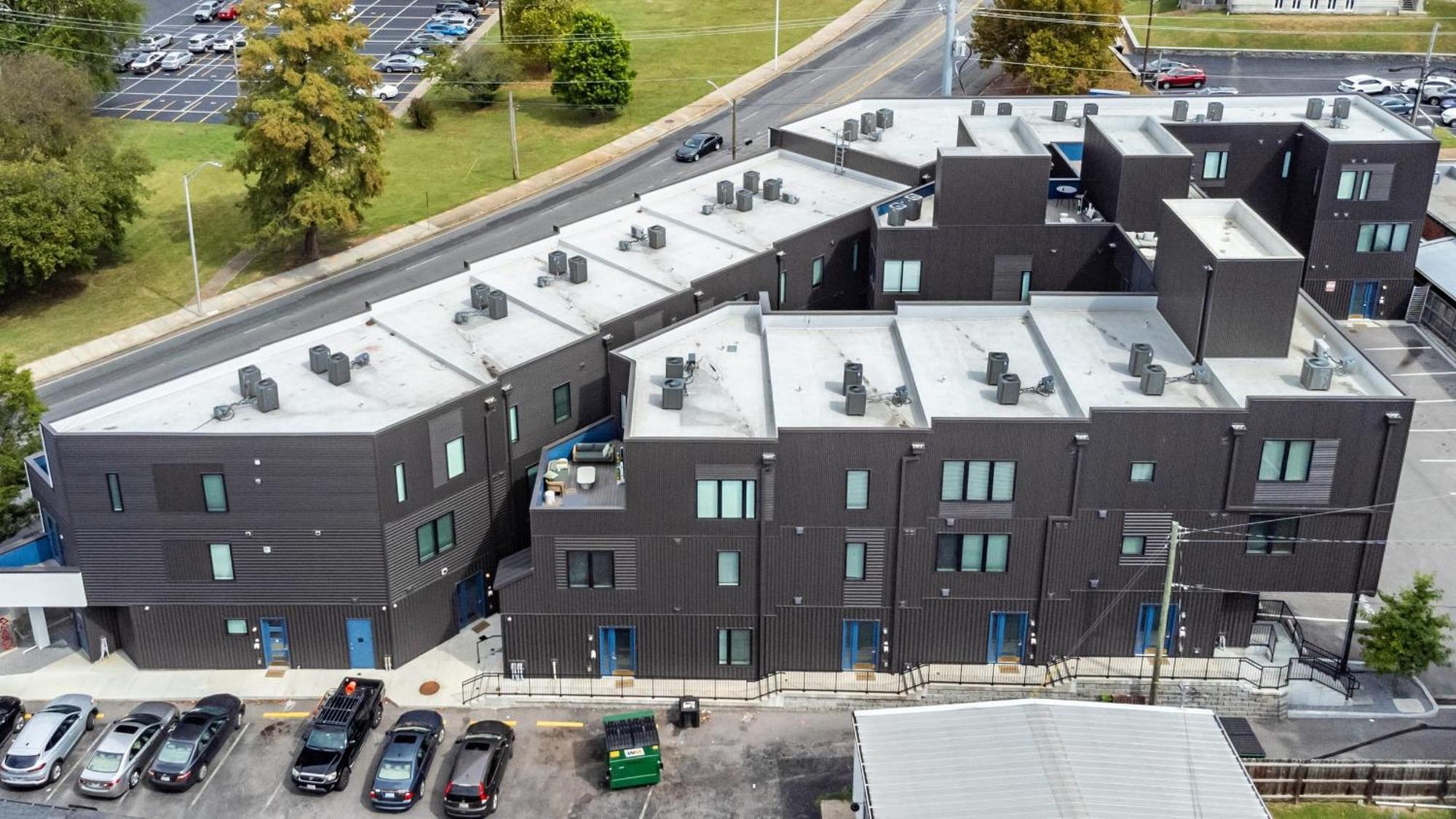 Holiday home Sleeps 28 2 Units Near Dt Outrider By Avantstay