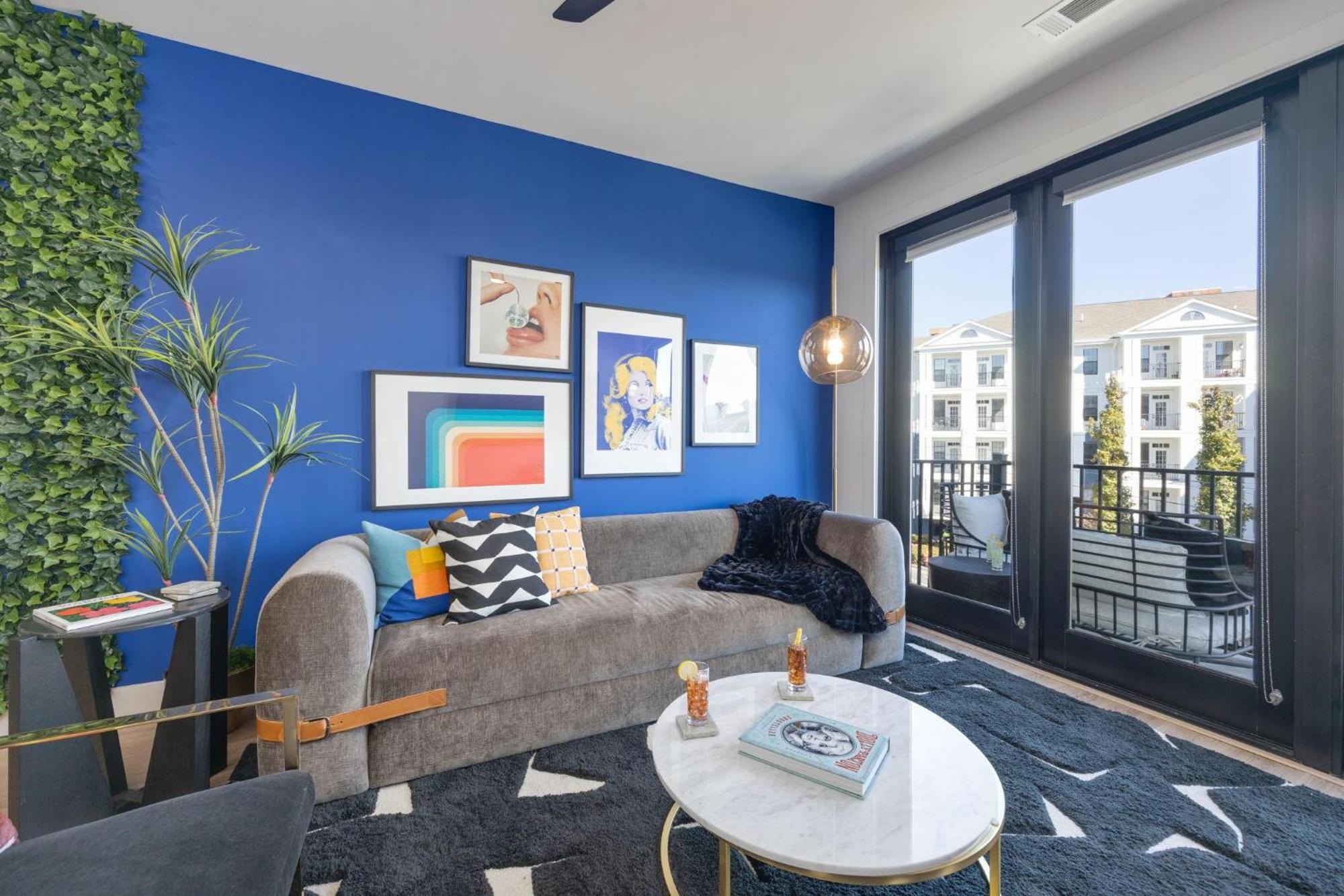 Twin Notes - Odyssey - 2 Units - Mins To Broadway Nashville