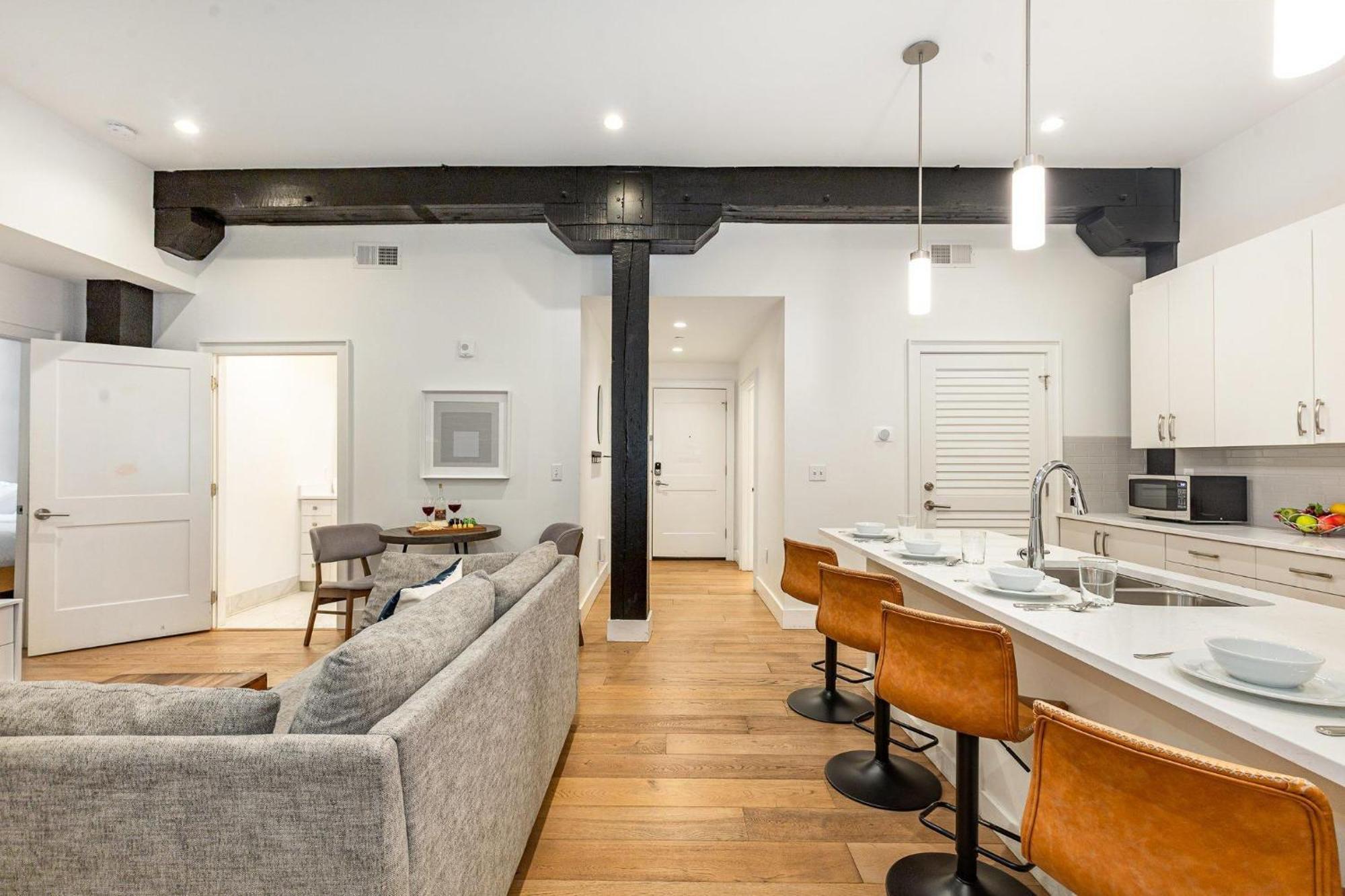 The Saddlery-southern Set-2 Units-walk To Broadway *