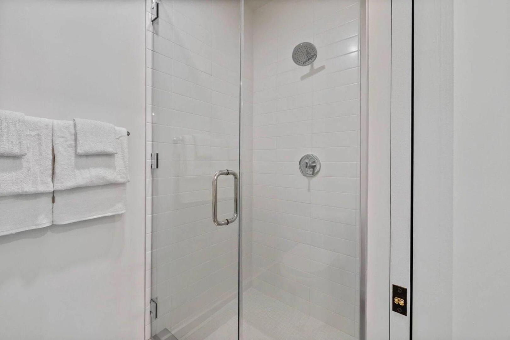 Hyve - Tropical Penthouse - Pool & Gym Holiday home *