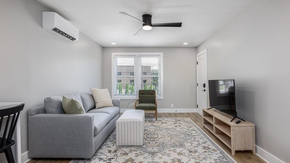 24-guest Retreat The Nomad: X2 1br X4 Apartment *