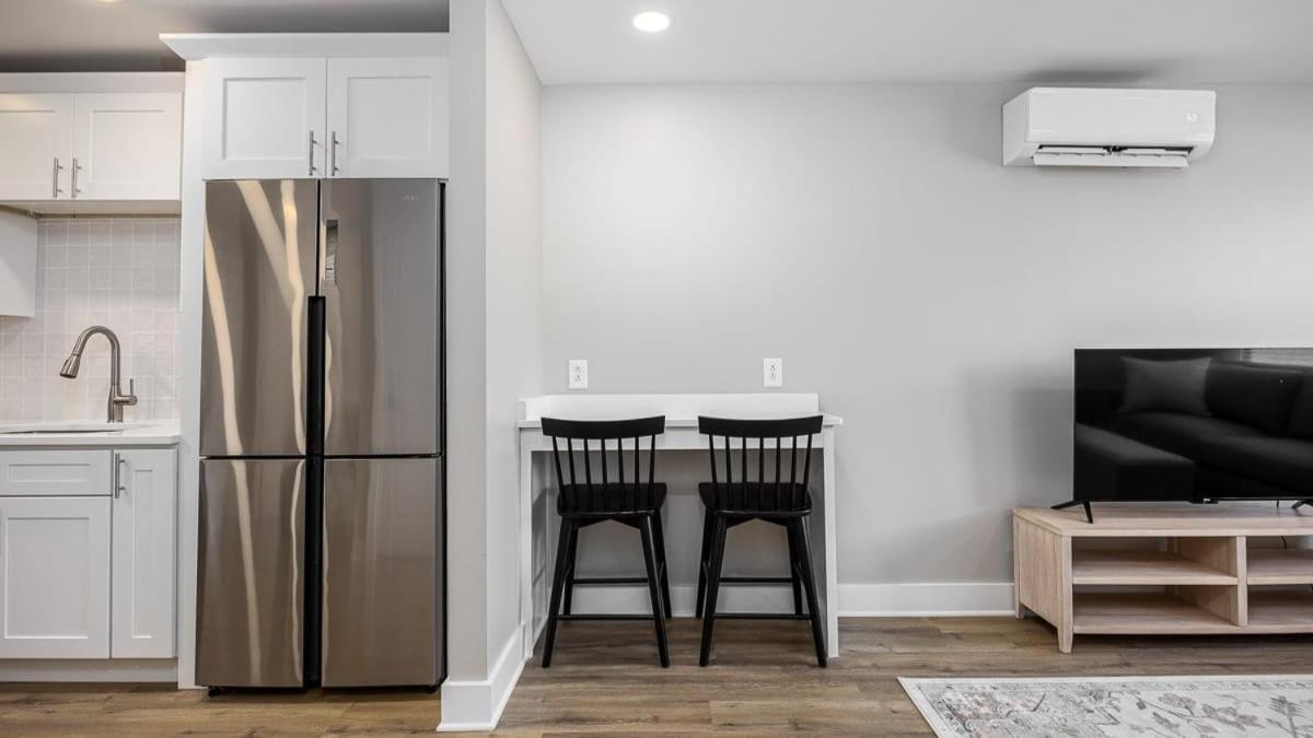 24-guest Retreat The Nomad: X2 1br X4 Apartment *