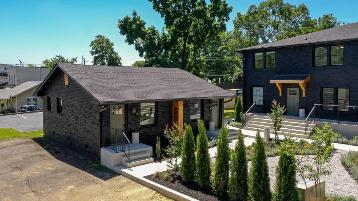 The Nomad 48-person Hillsboro Village Retreat 1br Spaces Apartment *