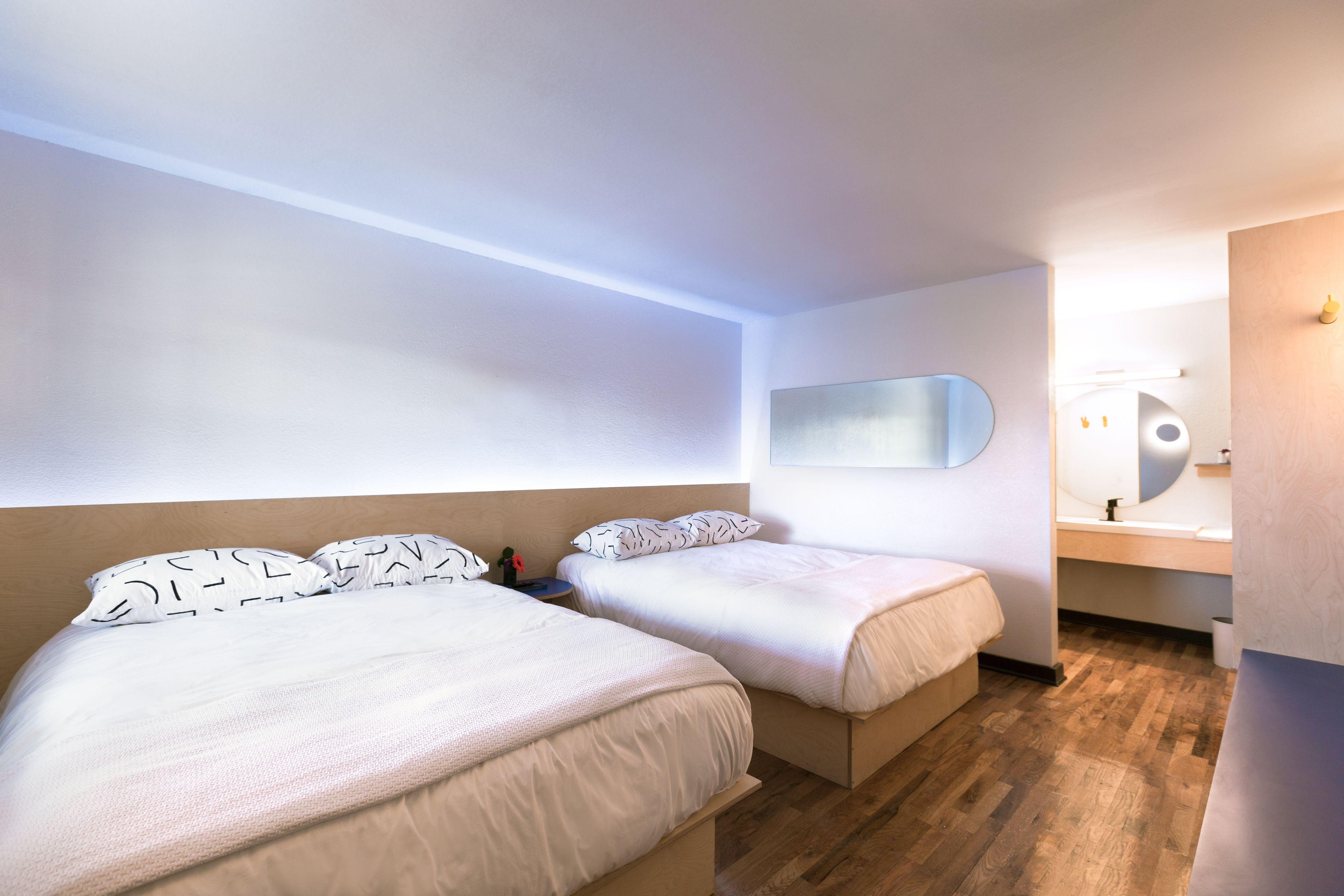 Hotel The Iris 2*