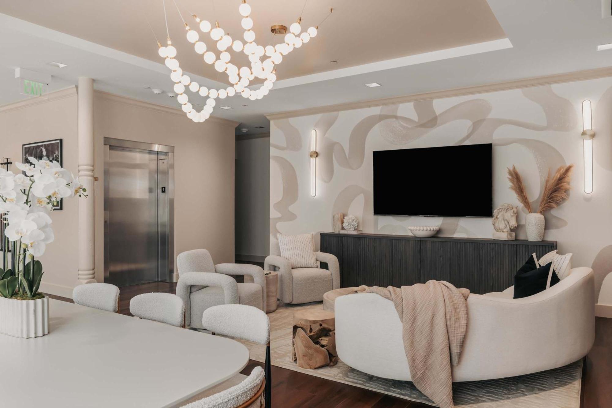 Starr Piano - Highball And Bellamy - 8 Bedroom *