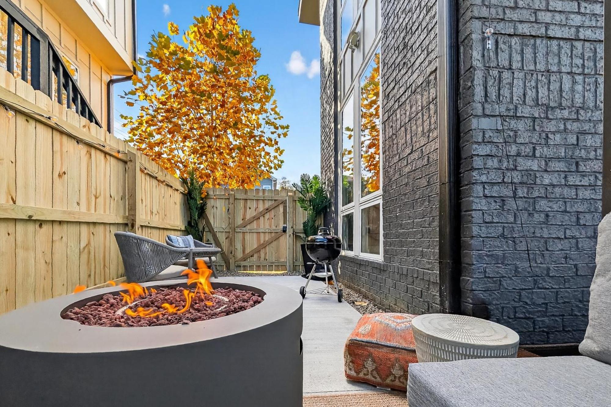 Holiday home Boho-chic With A Hot Tub, Fire Pit