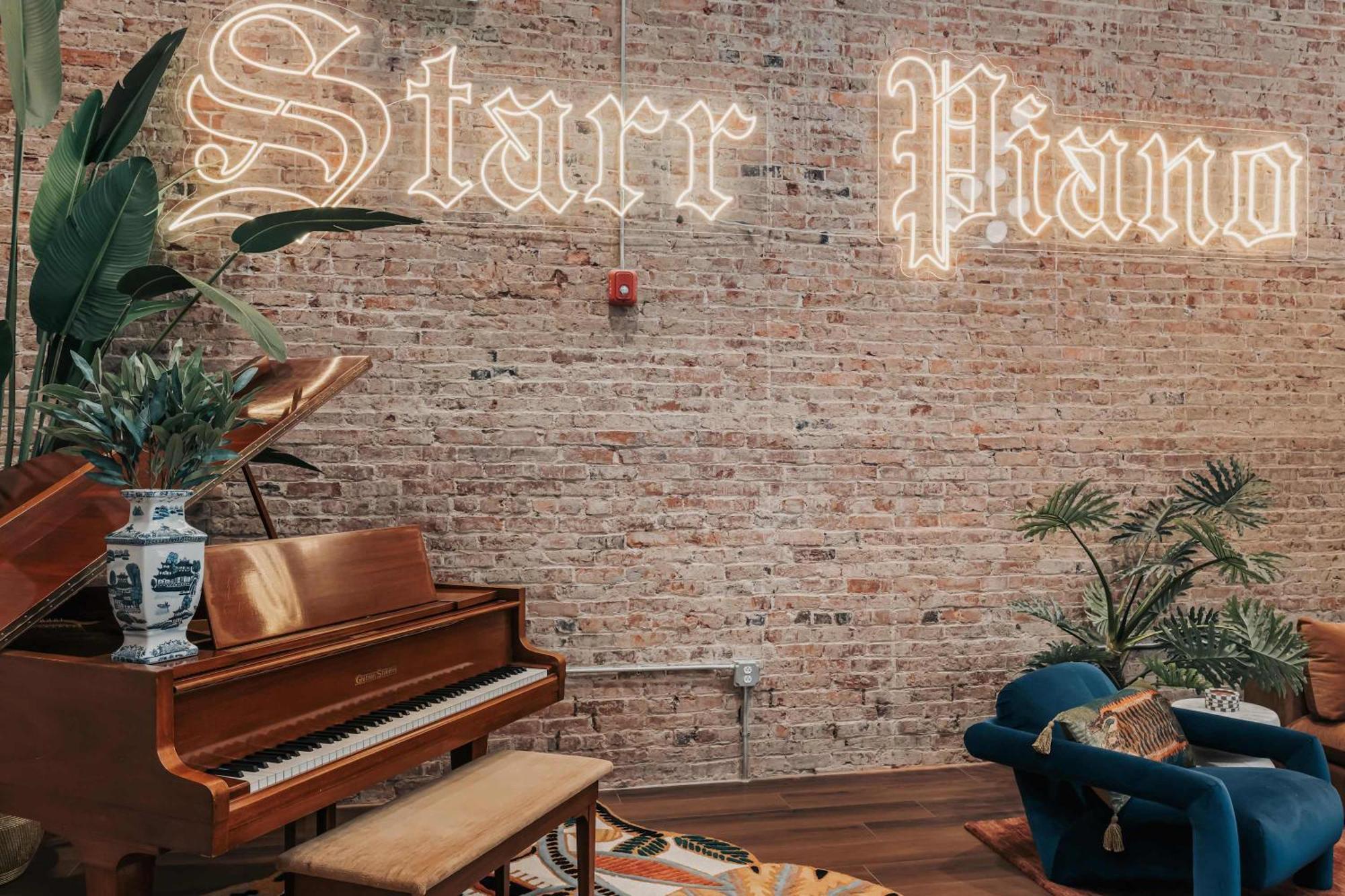 Starr Piano - Roxie And Carraway - 8 Bedrooms Holiday home Nashville