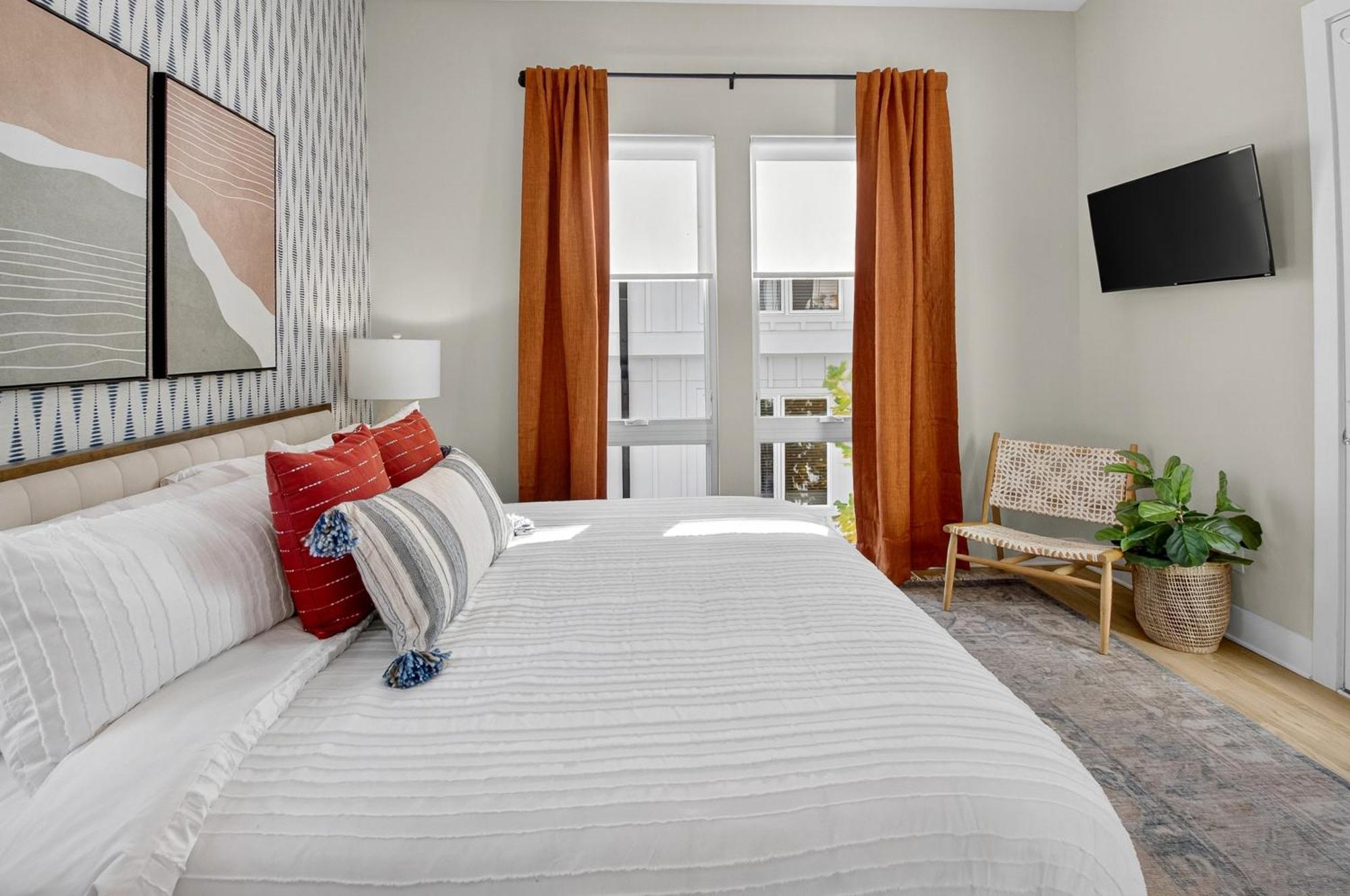 Boho-chic With A Hot Tub, Fire Pit Holiday home