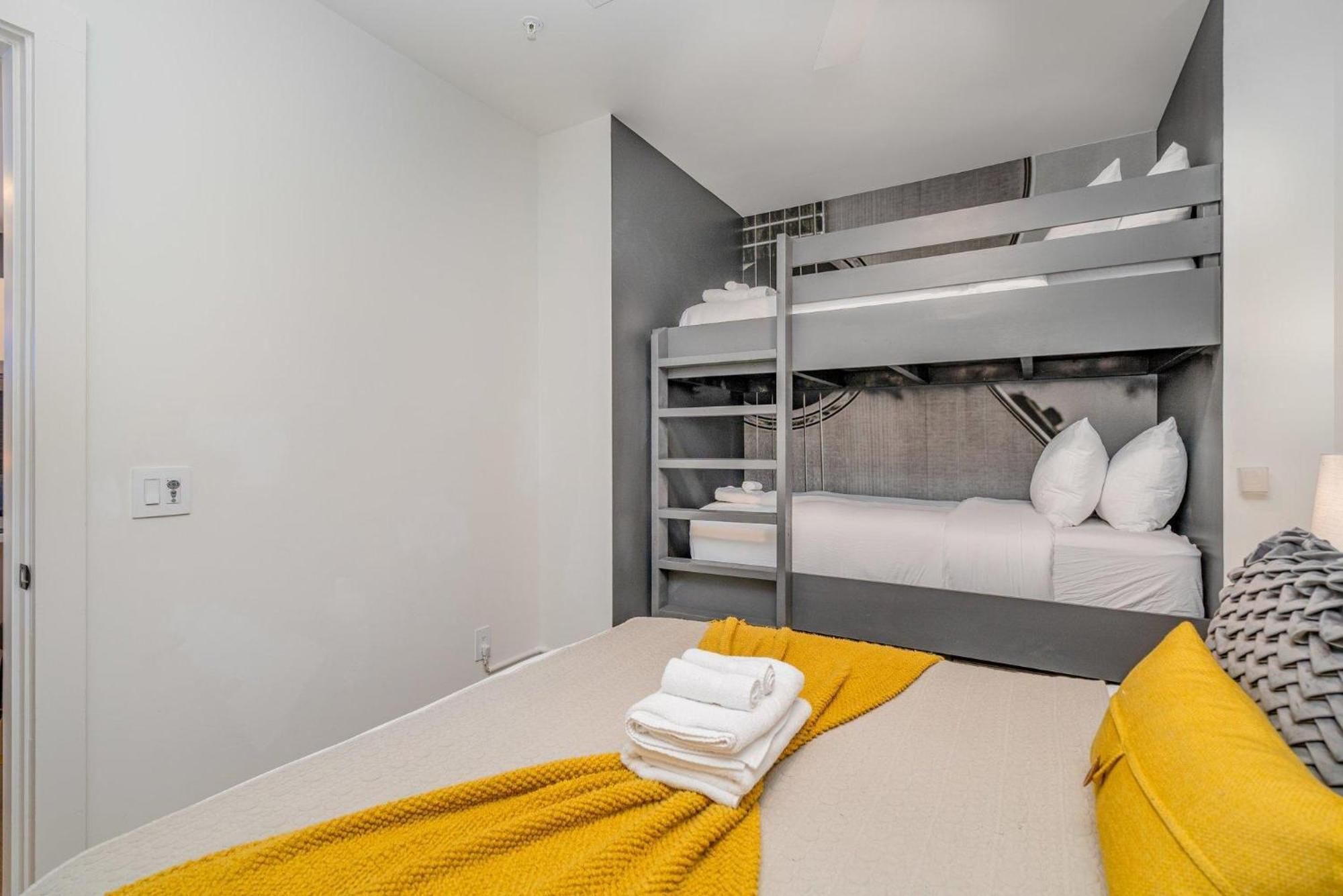 Hyve - Neon Lights - Pool & Gym - Walk To Broadway