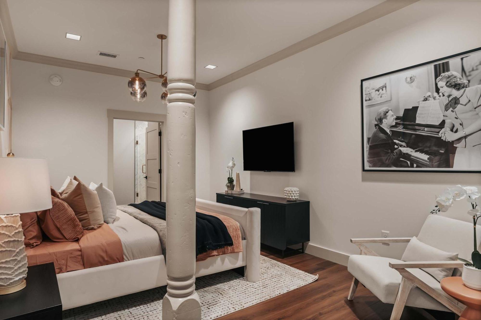 Starr Piano - Highball And Bellamy - 8 Bedroom Holiday home Nashville