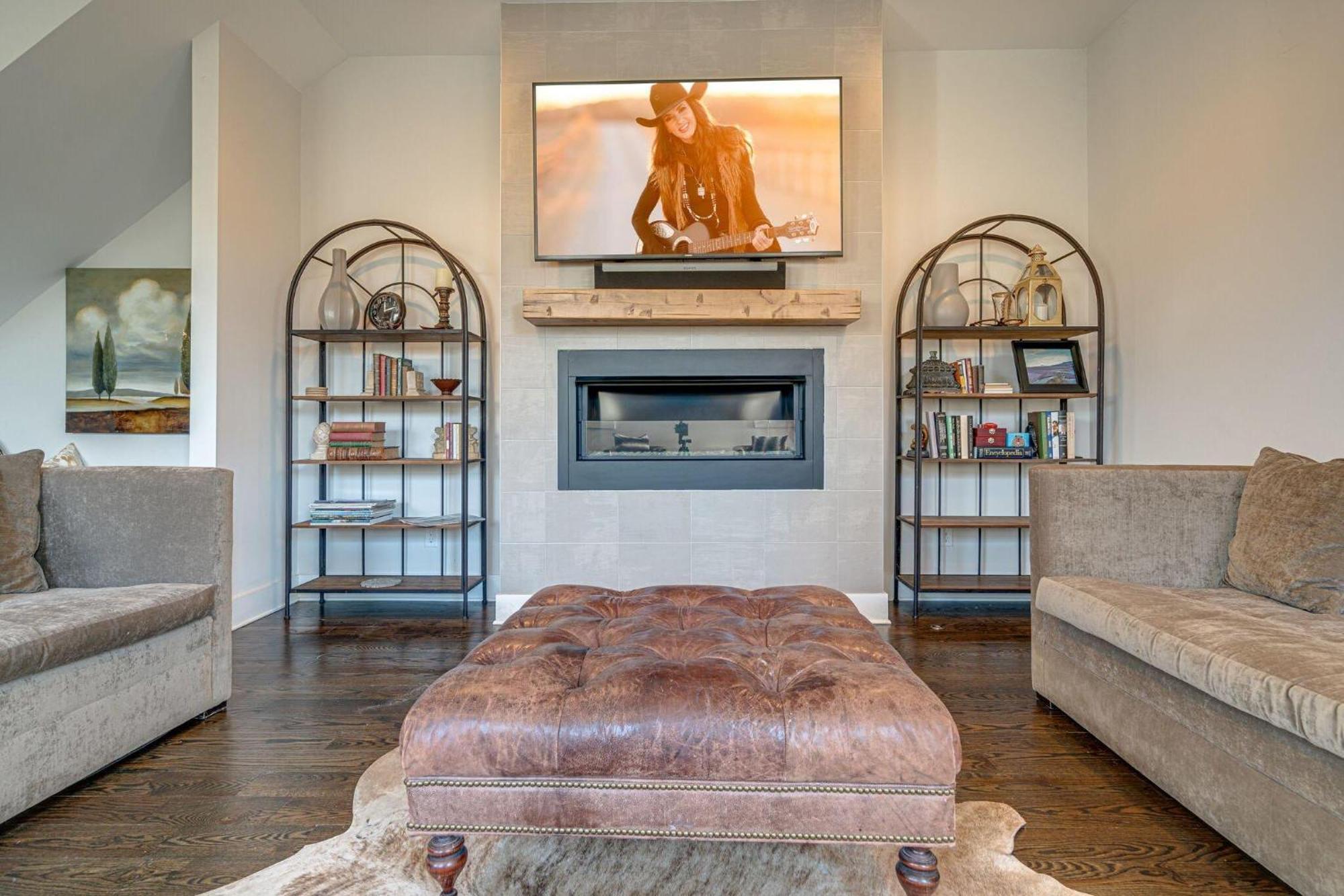 Cultured Coach - Music Row - Mins To Downtown Nashville