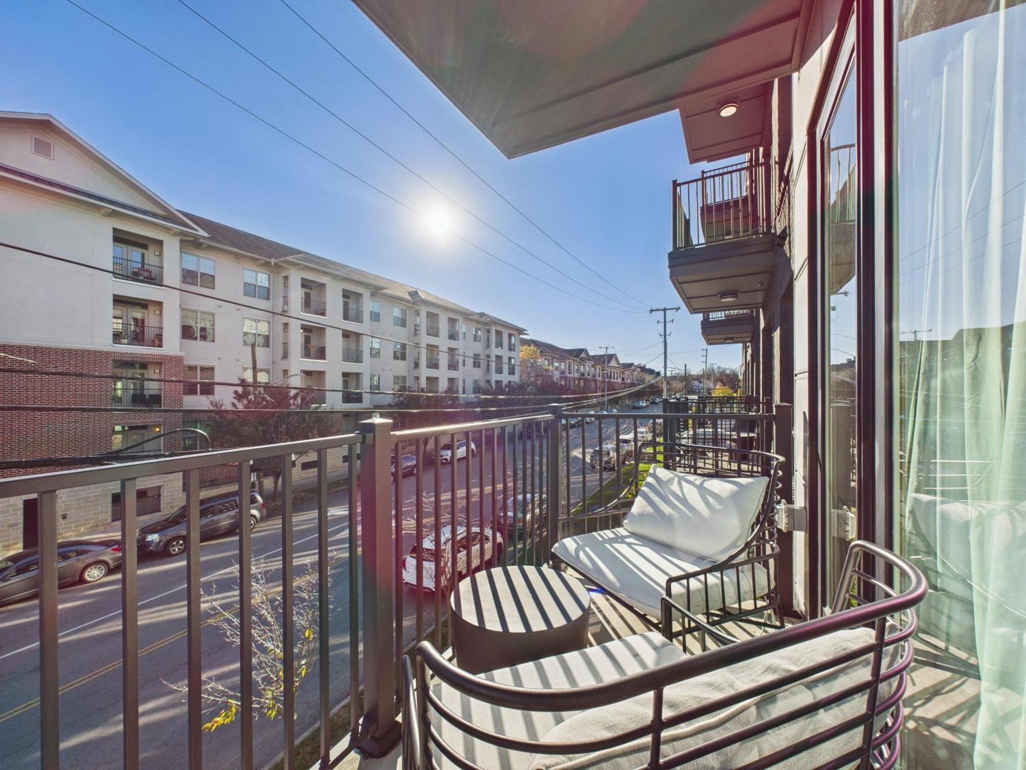 The Second Fiddle-odyssey-mins To Broadway * Nashville