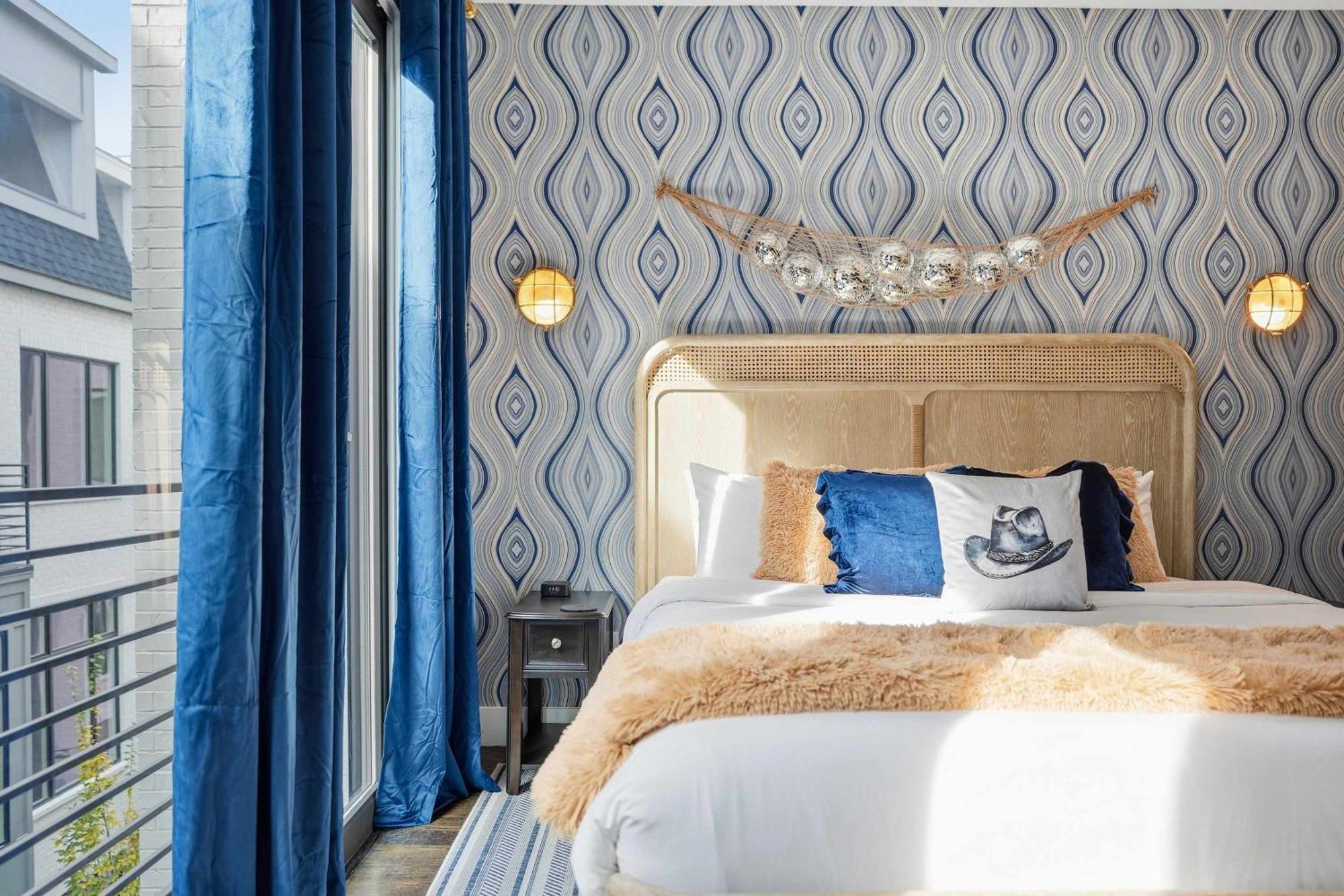 Showboat Vibes Murals Karaoke Stage Free Parking