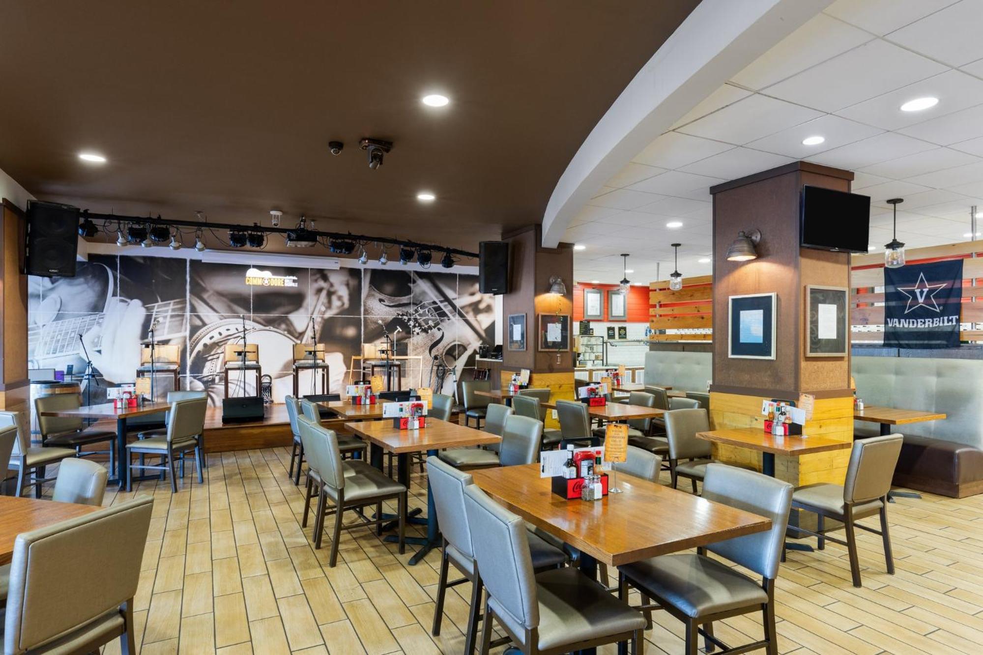 - Vanderbilt - Dwtn By Ihg Hotel Nashville