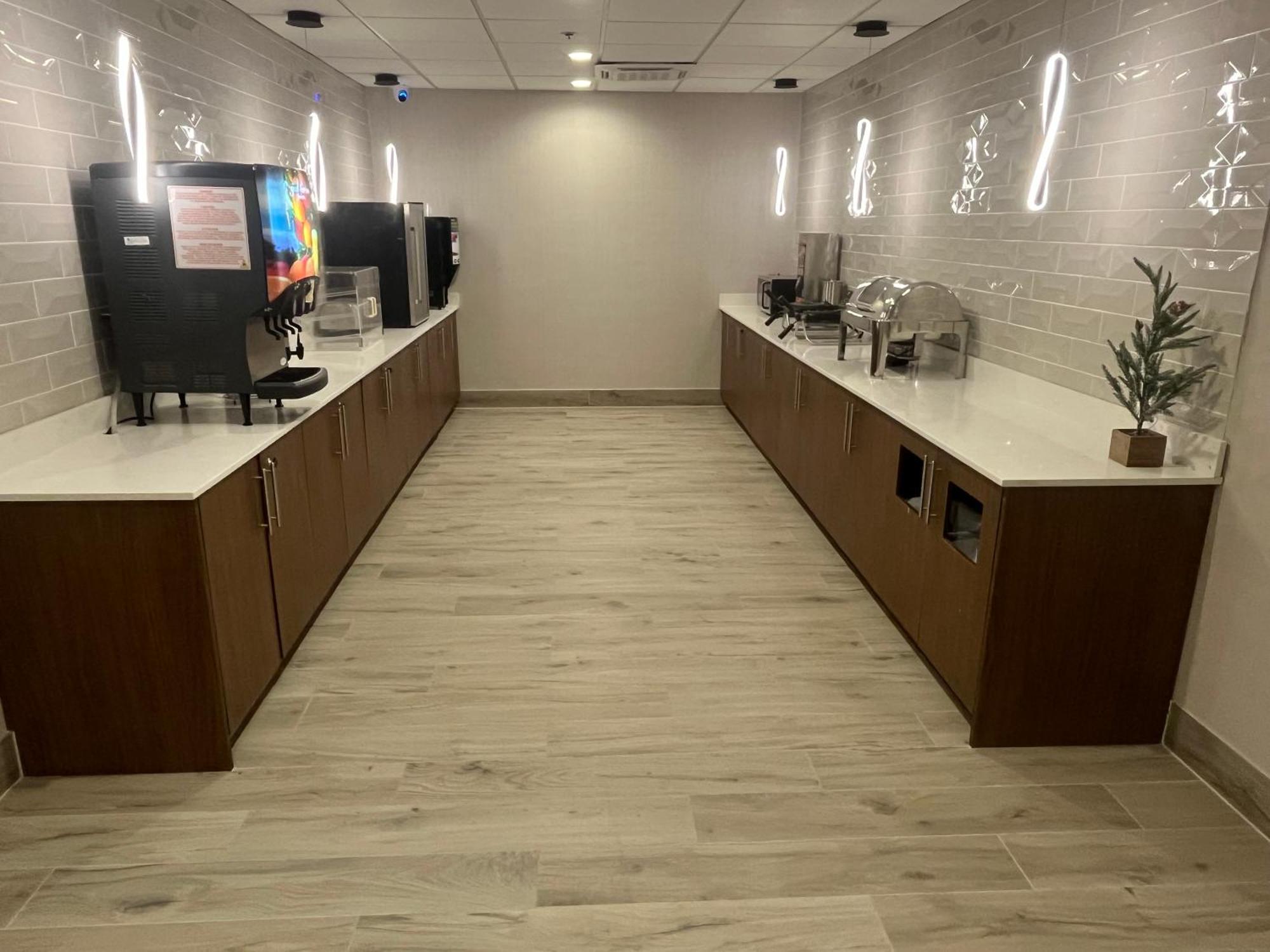 La Quinta By Wyndham Airport/opryland Hotel