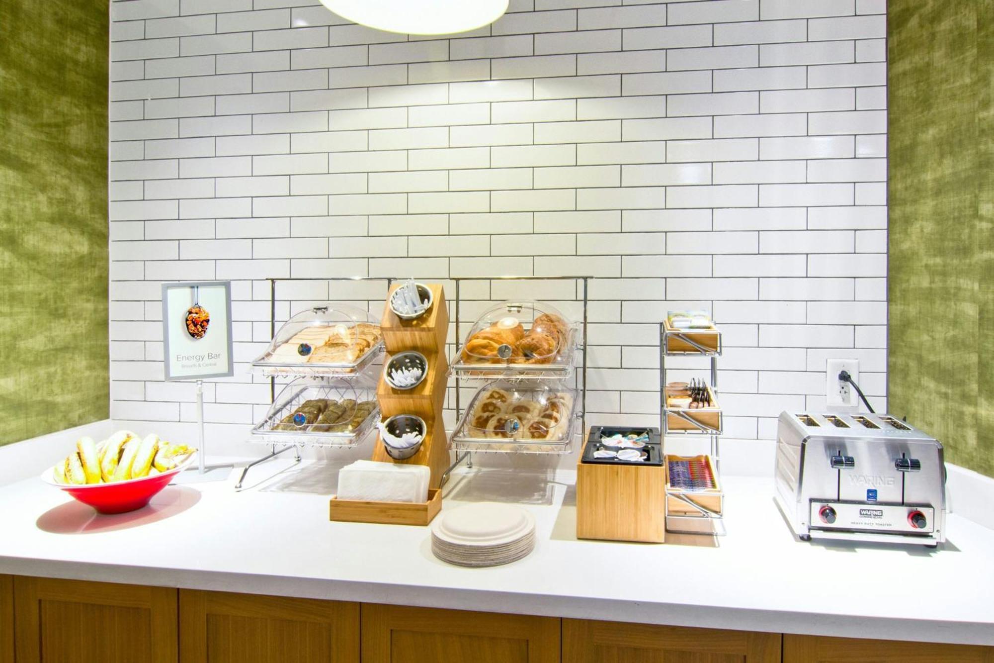 Fairfield & By Marriott Airport Hotel 3*