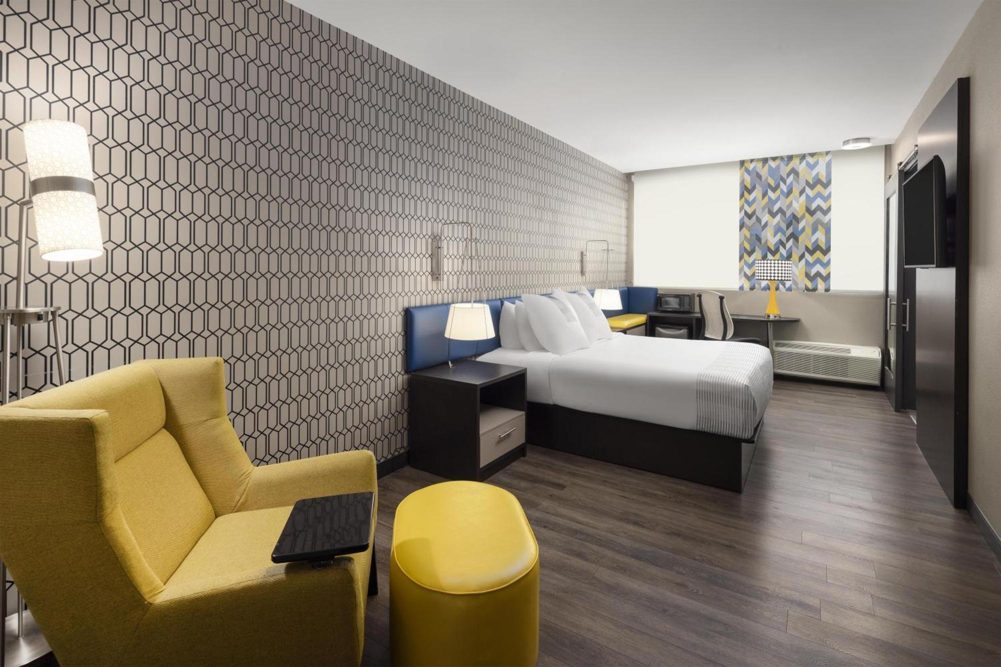 Glo Western Airport Hotel
