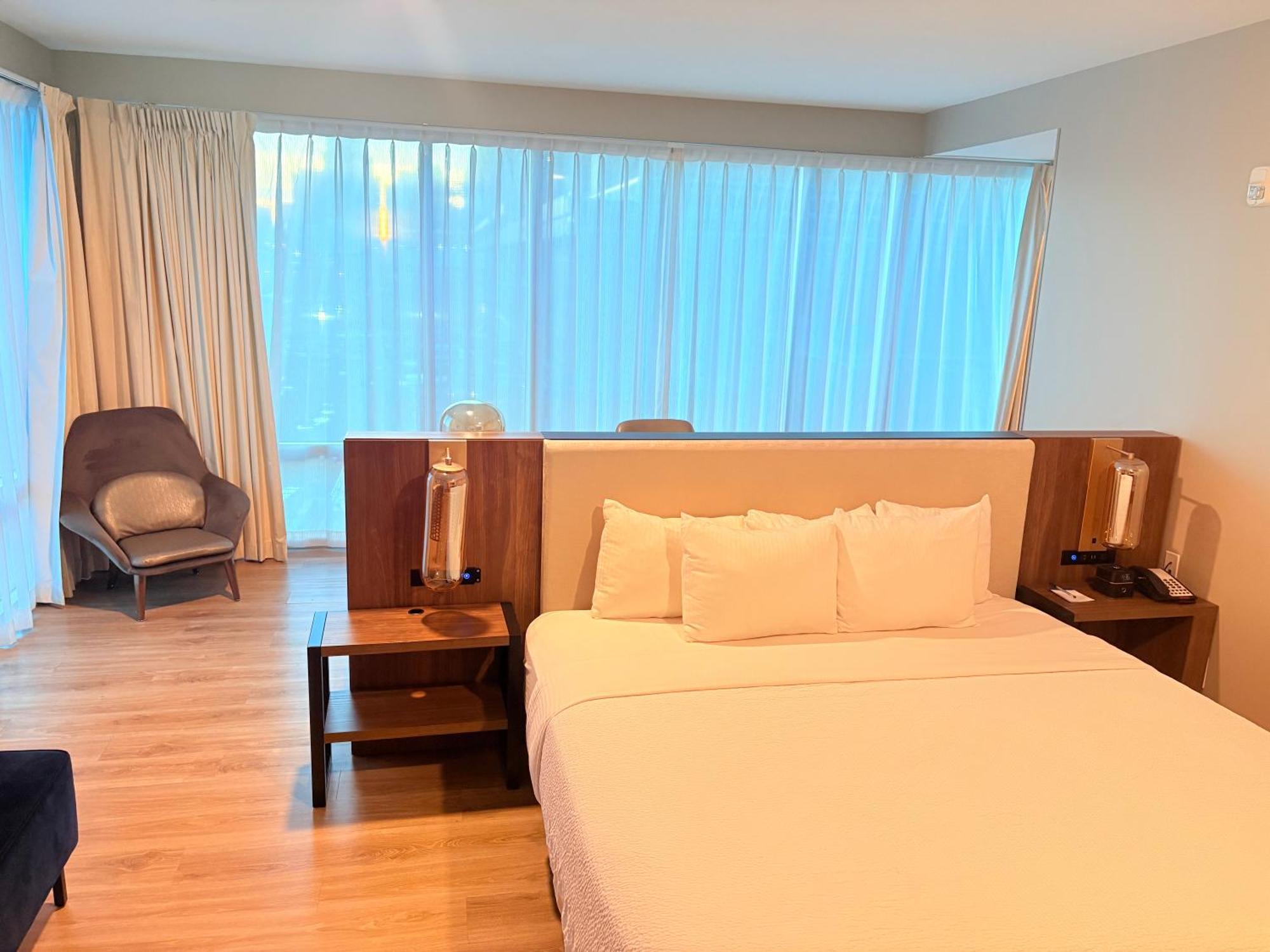 La Quinta & By Wyndham Downtown Stadium Hotel Nashville