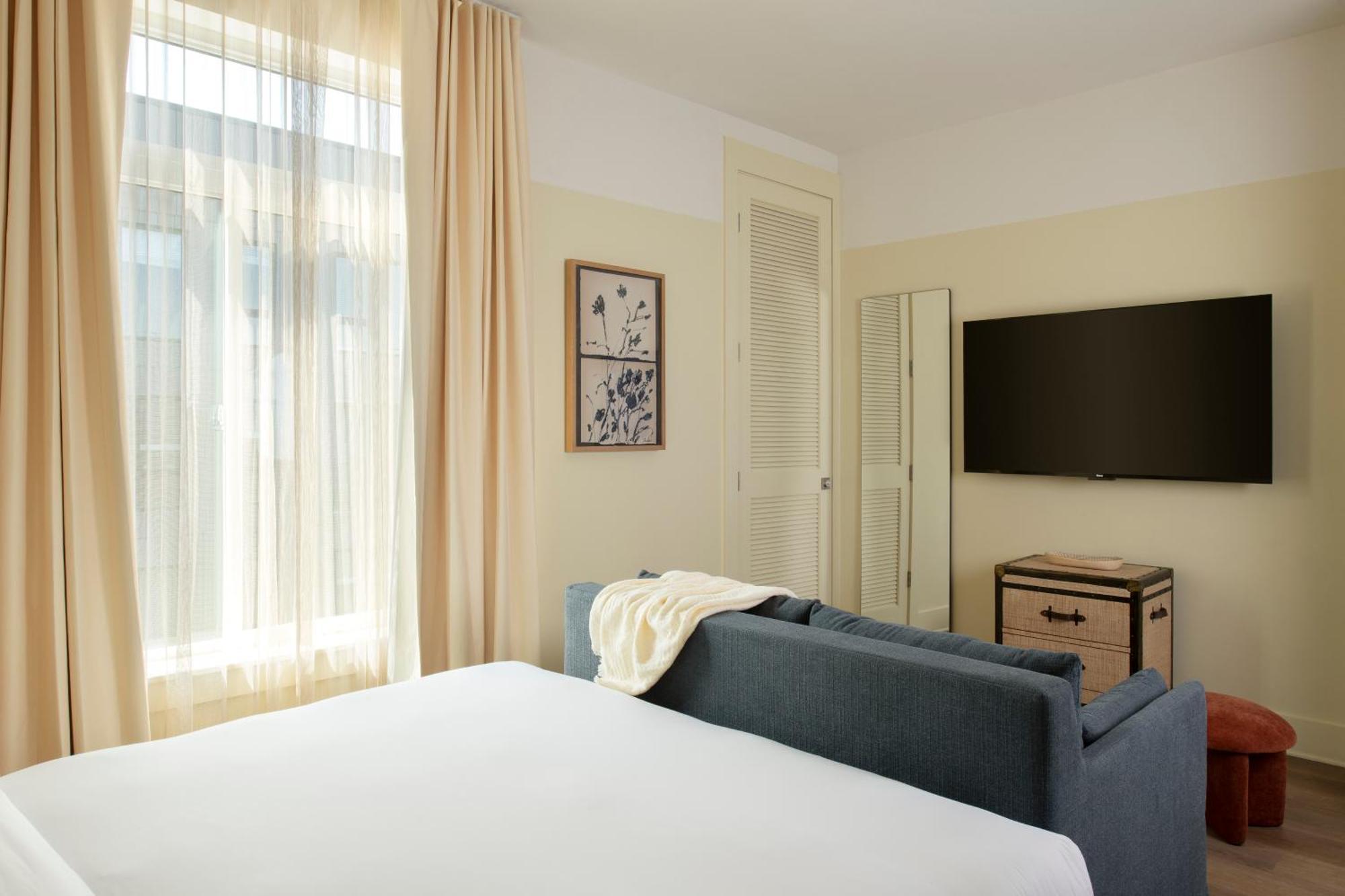 Hotel Mint House Marathon Village By Kasa