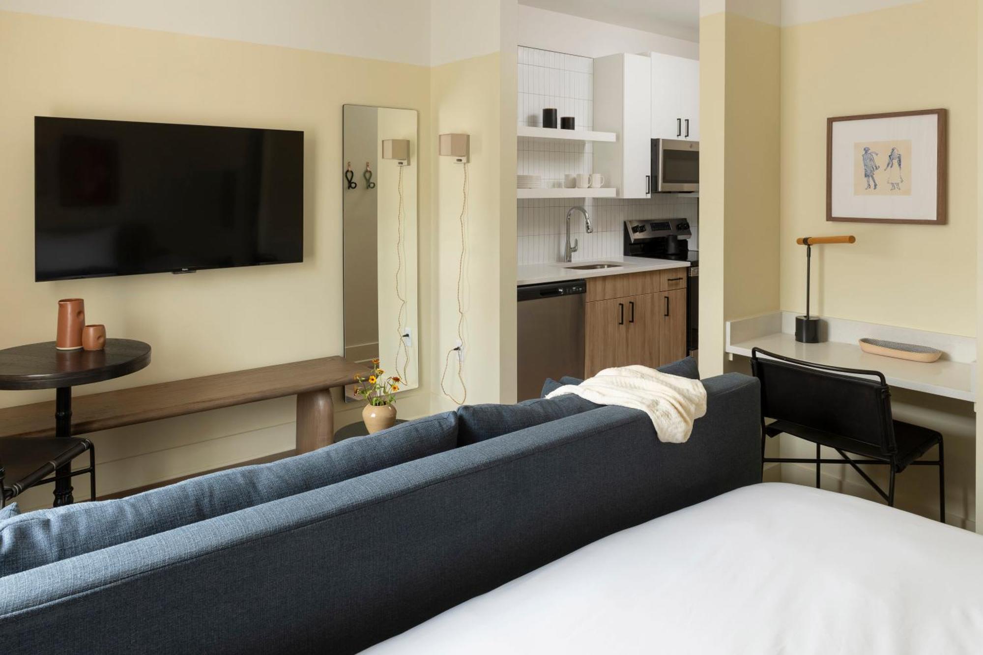 Mint House Marathon Village By Kasa 3*