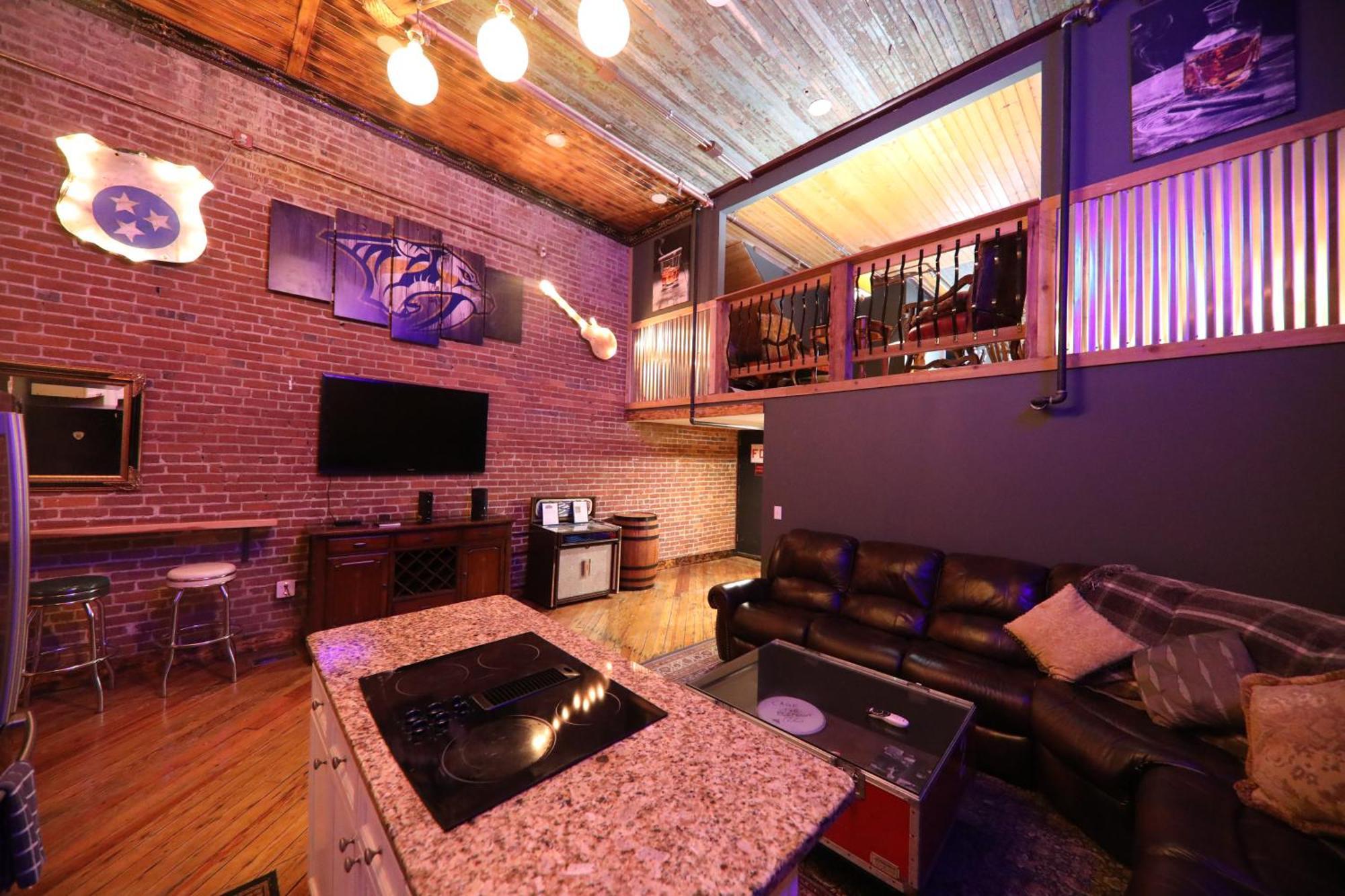 Rockstar Mansion By Broadway Holiday home