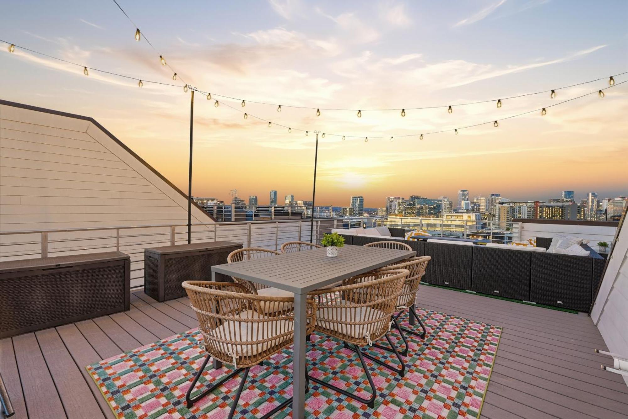 New Updates! Skyline Rooftopfirepitwalk To Gulch Holiday home *