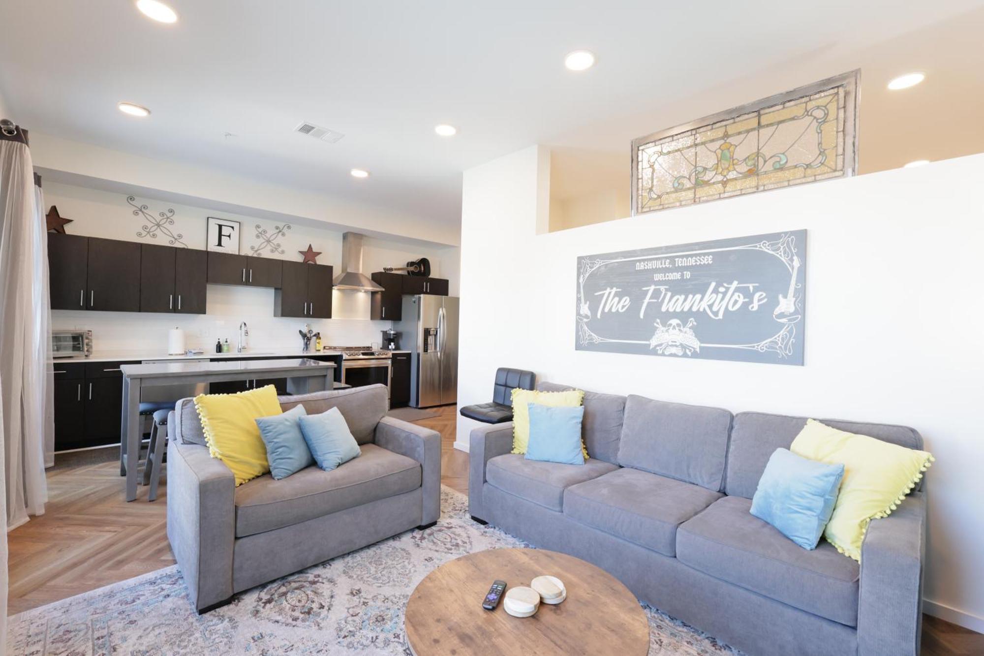 Downtown Luxury Pool Gym Free Parking 312 Holiday home *