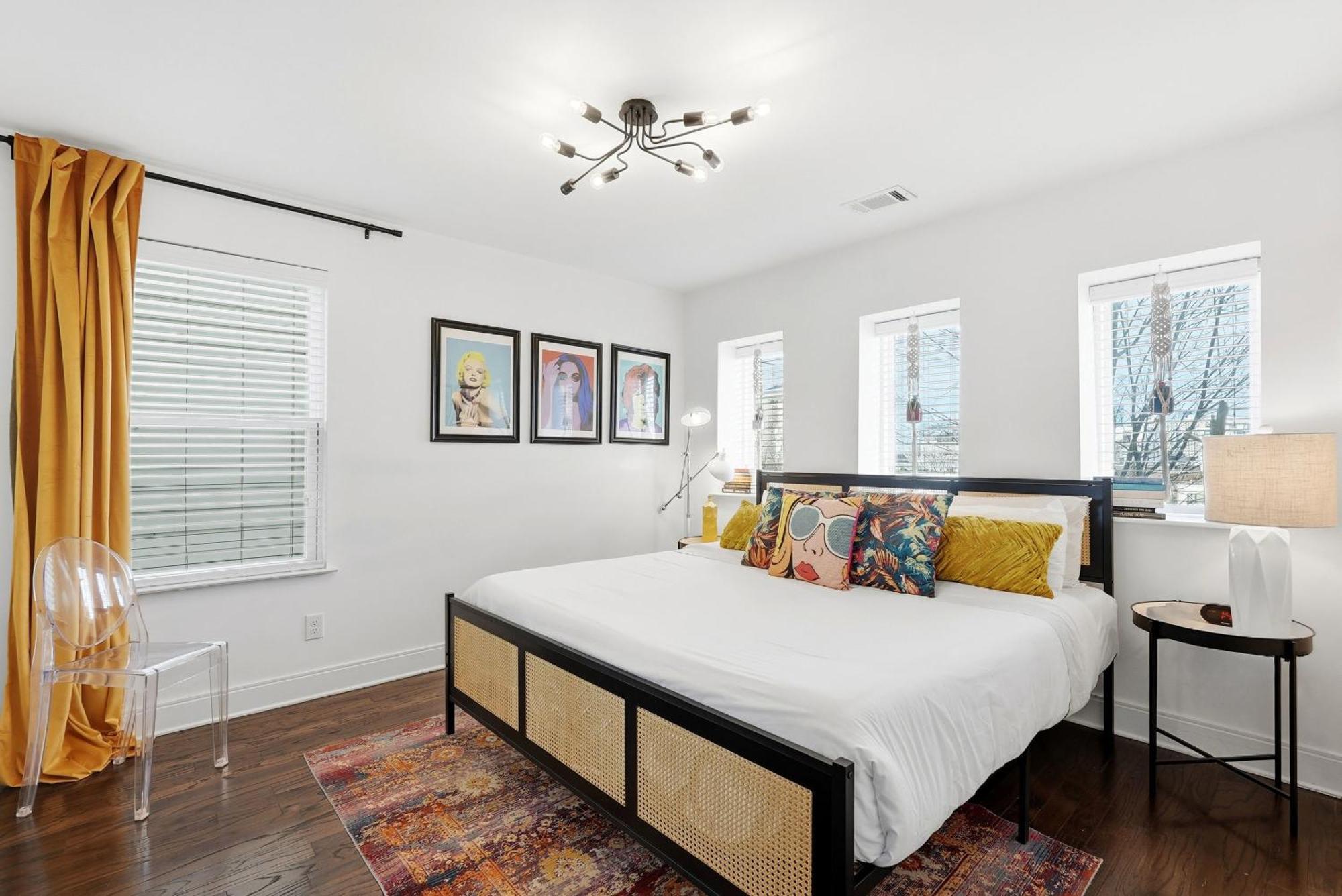 New Updates! Skyline Rooftopfirepitwalk To Gulch Holiday home