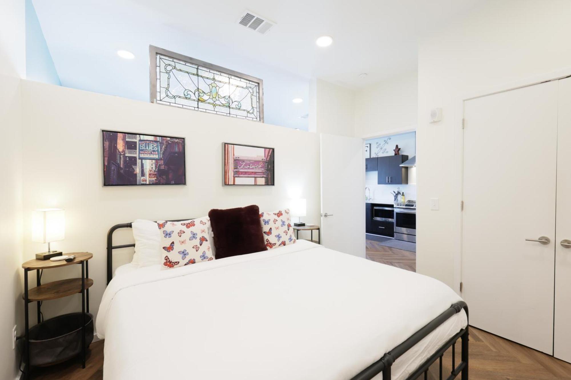 Downtown Luxury Pool Gym Free Parking 312 Holiday home Nashville