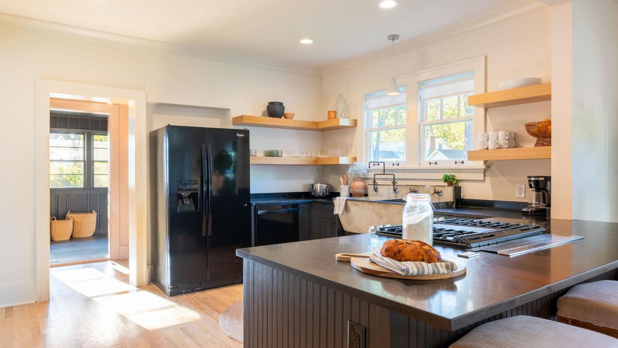 Holiday home Southern Charm Backyard Firepit Outdoor Dining Mins To Downtown Chapel House By Avantstay Nashville