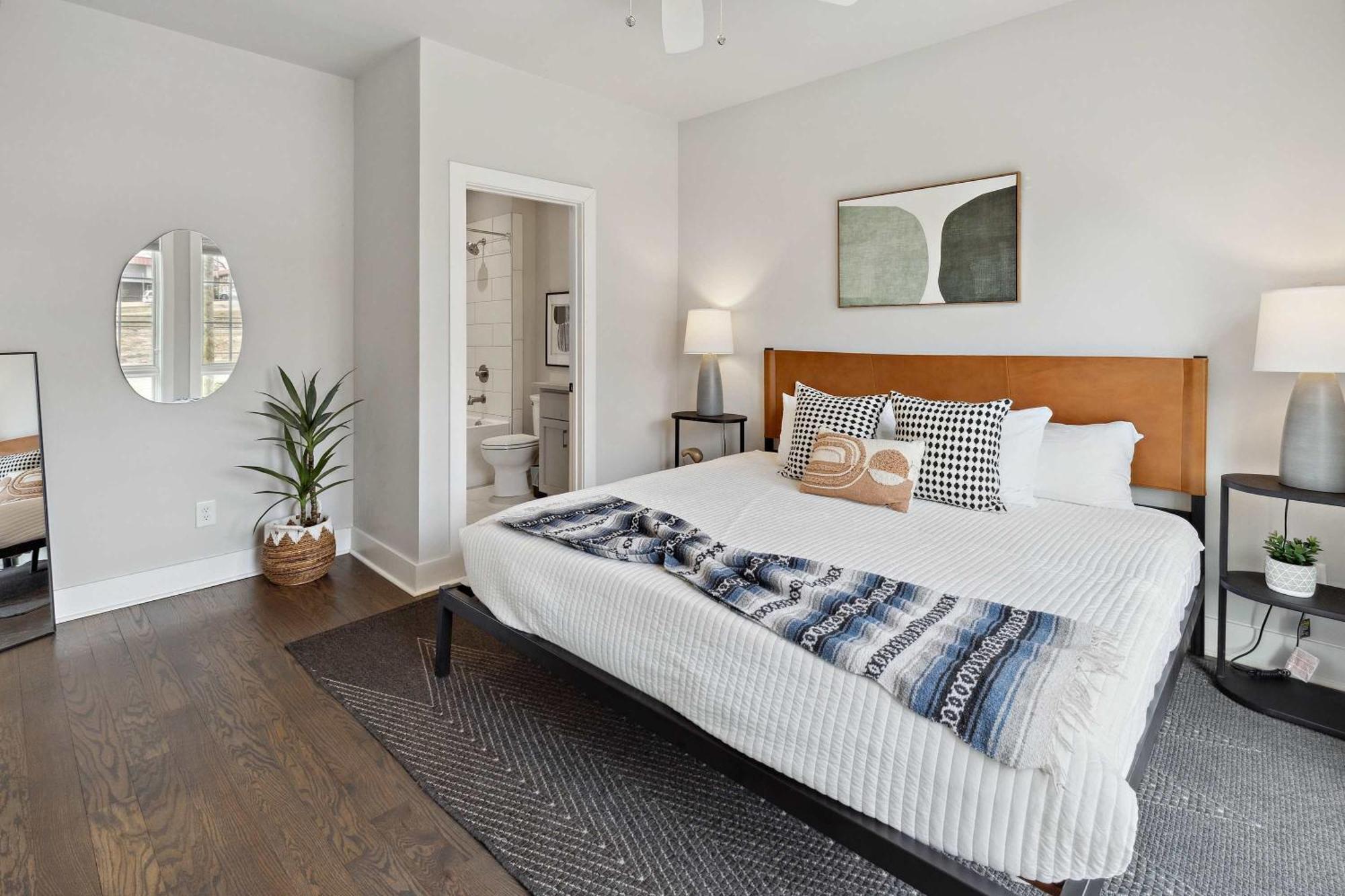 West End Oasis-new Building & Rooftop Views Holiday home Nashville