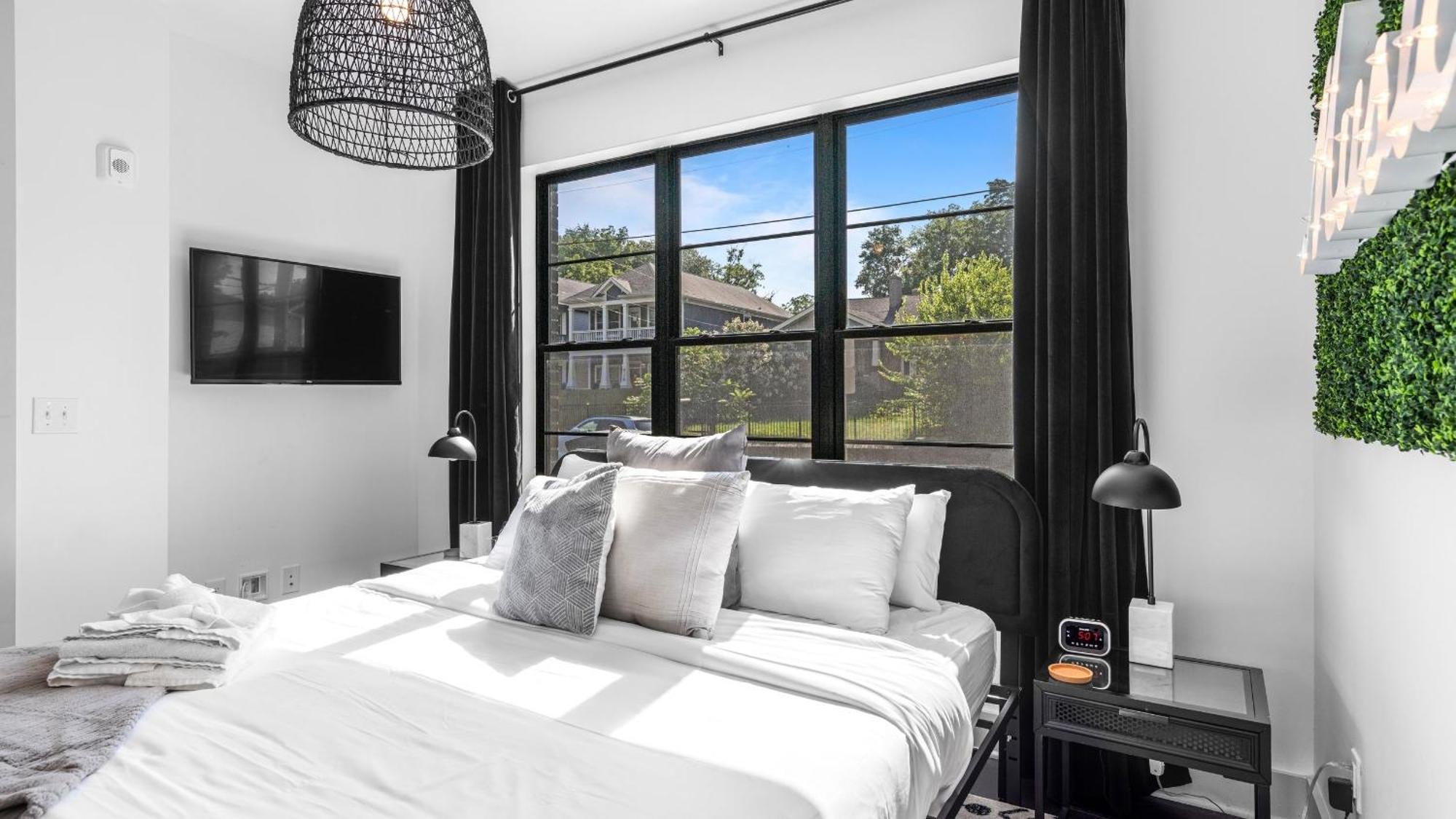 Holiday home Skyline Soundhouse By Avantstay Rooftop Deck Game Near East Broadway *