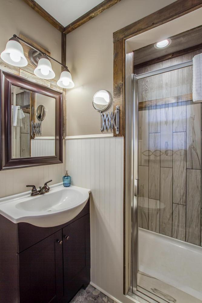 The Graycroft By Local *