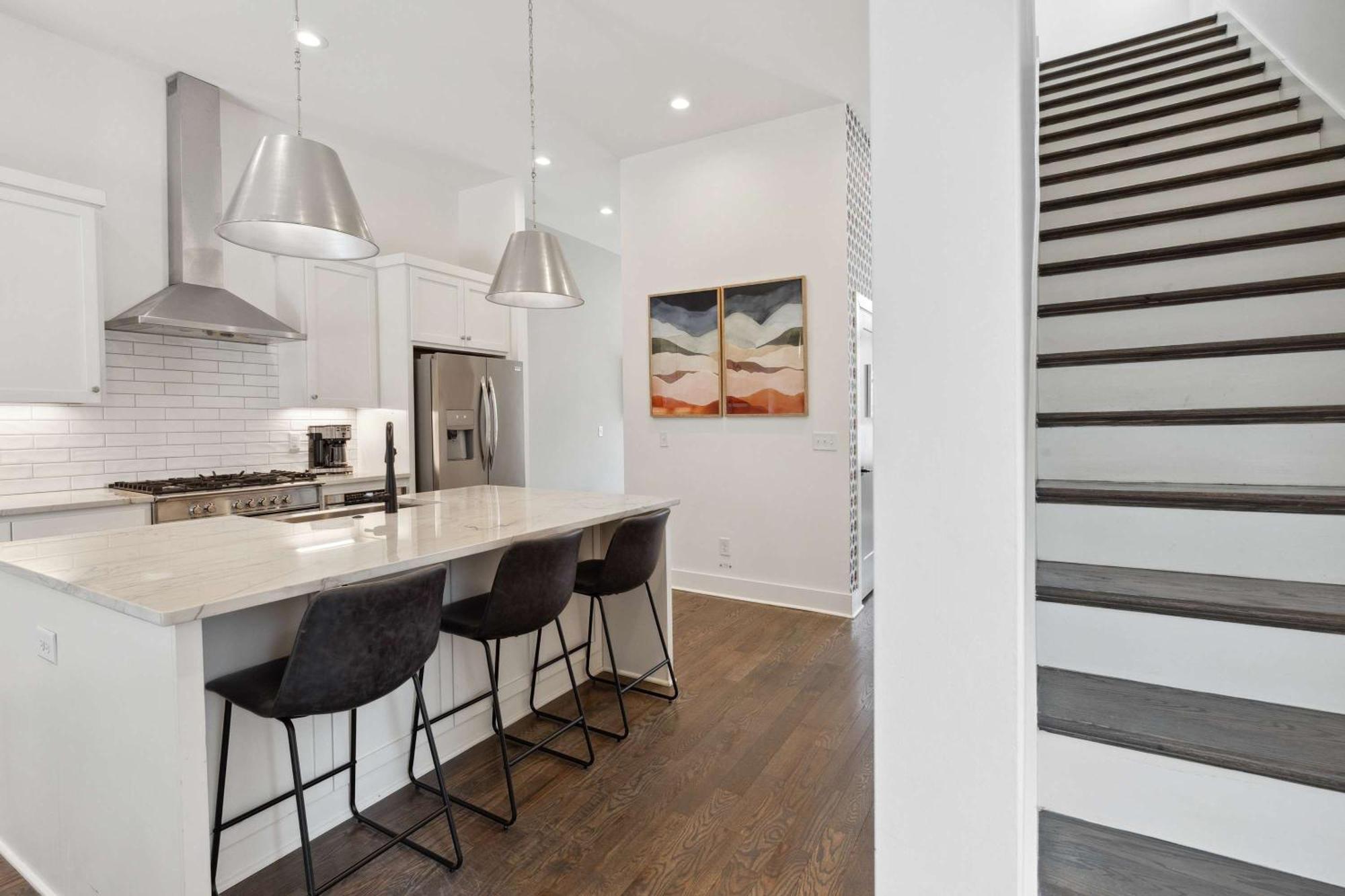 West End Oasis-new Building & Rooftop Views Holiday home