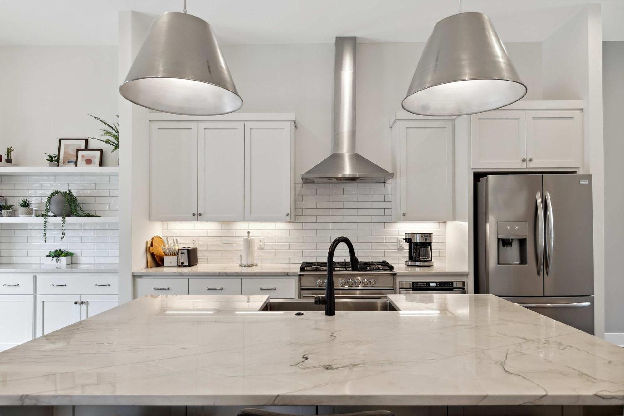 Holiday home West End Oasis-new Building & Rooftop Views