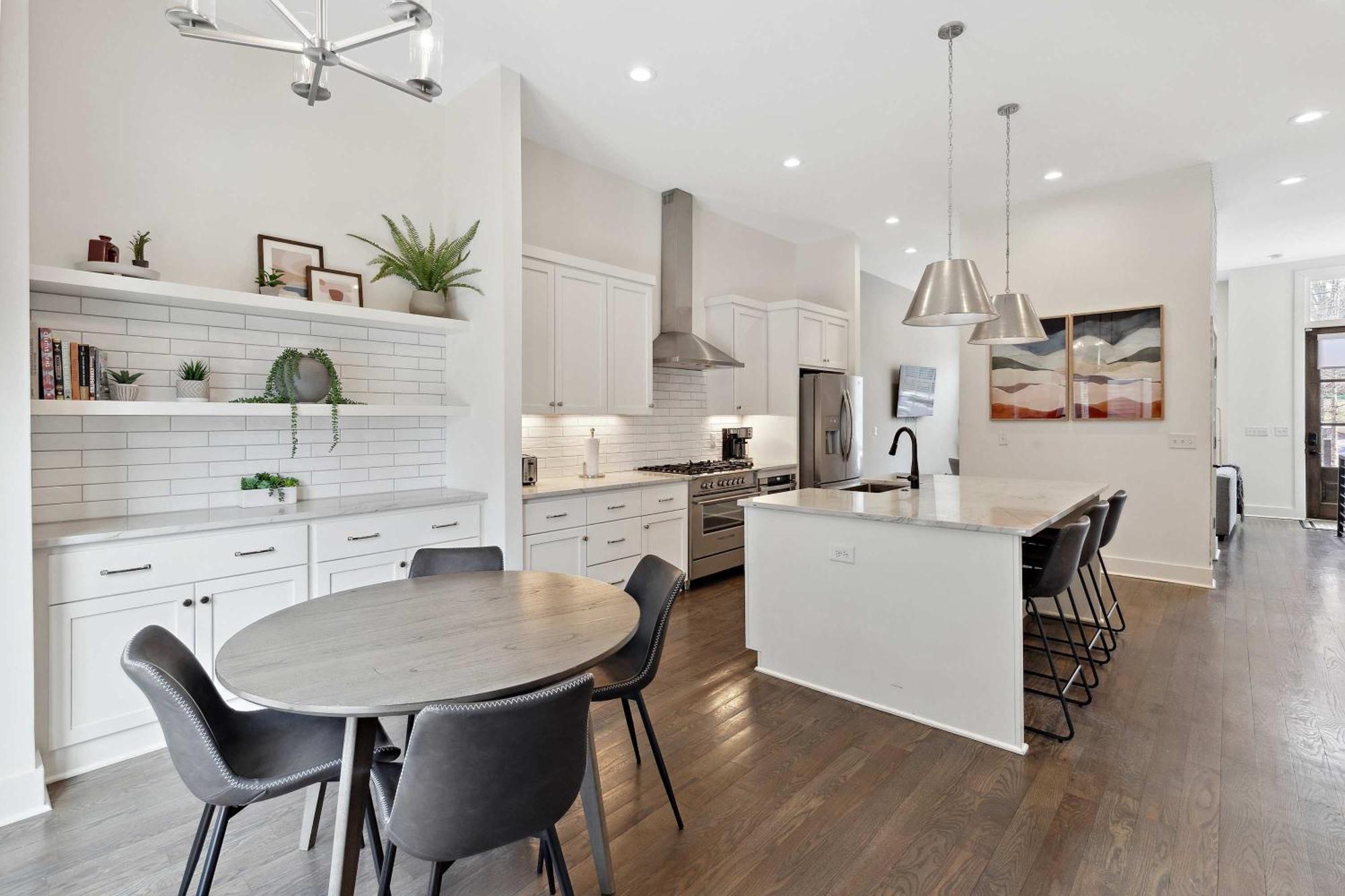 West End Oasis-new Building & Rooftop Views Holiday home