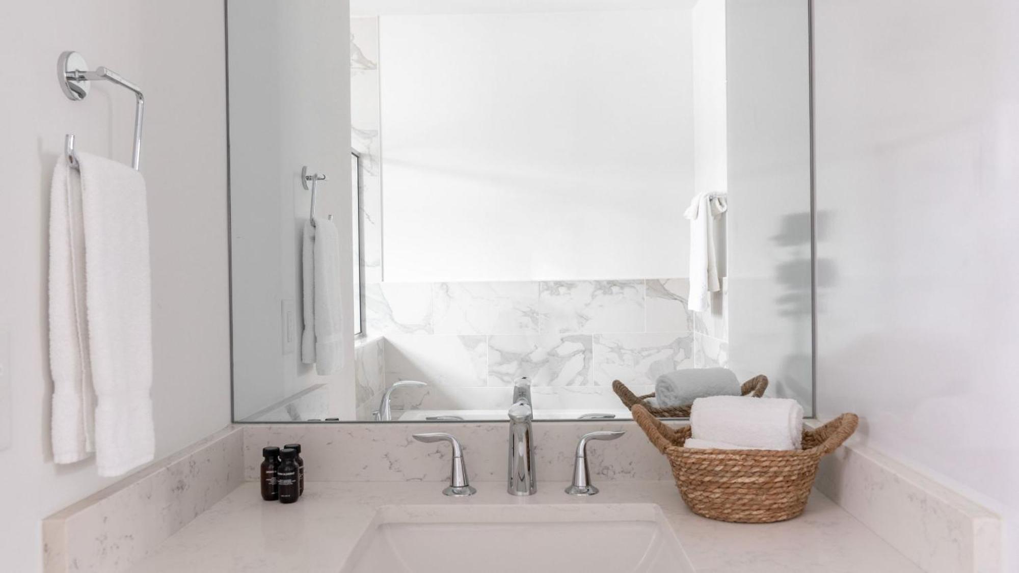 Holiday home Sleeps 24 2 Homes Minutes To Downtownbroadway Faith Barbara By Avantstay Nashville