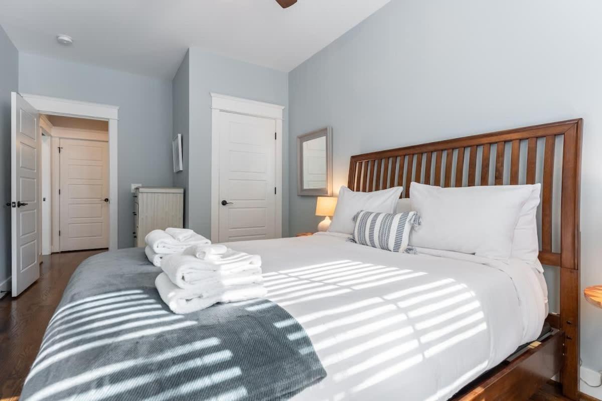 The Essex By Local Holiday home *