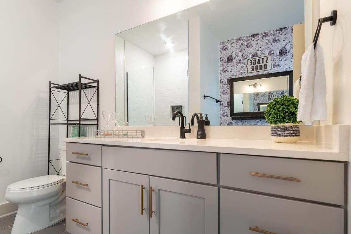 Holiday home Let The Good Times Roll By Local Nashville