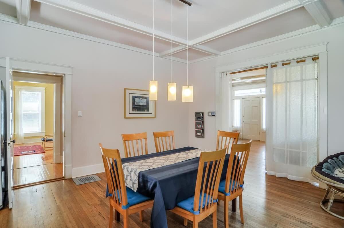 The Hummingbird Retreat By Local *