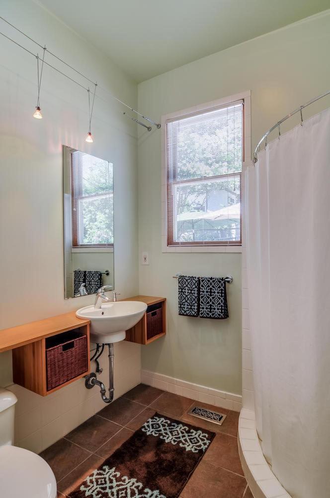 The Hummingbird Retreat By Local Apartment Nashville