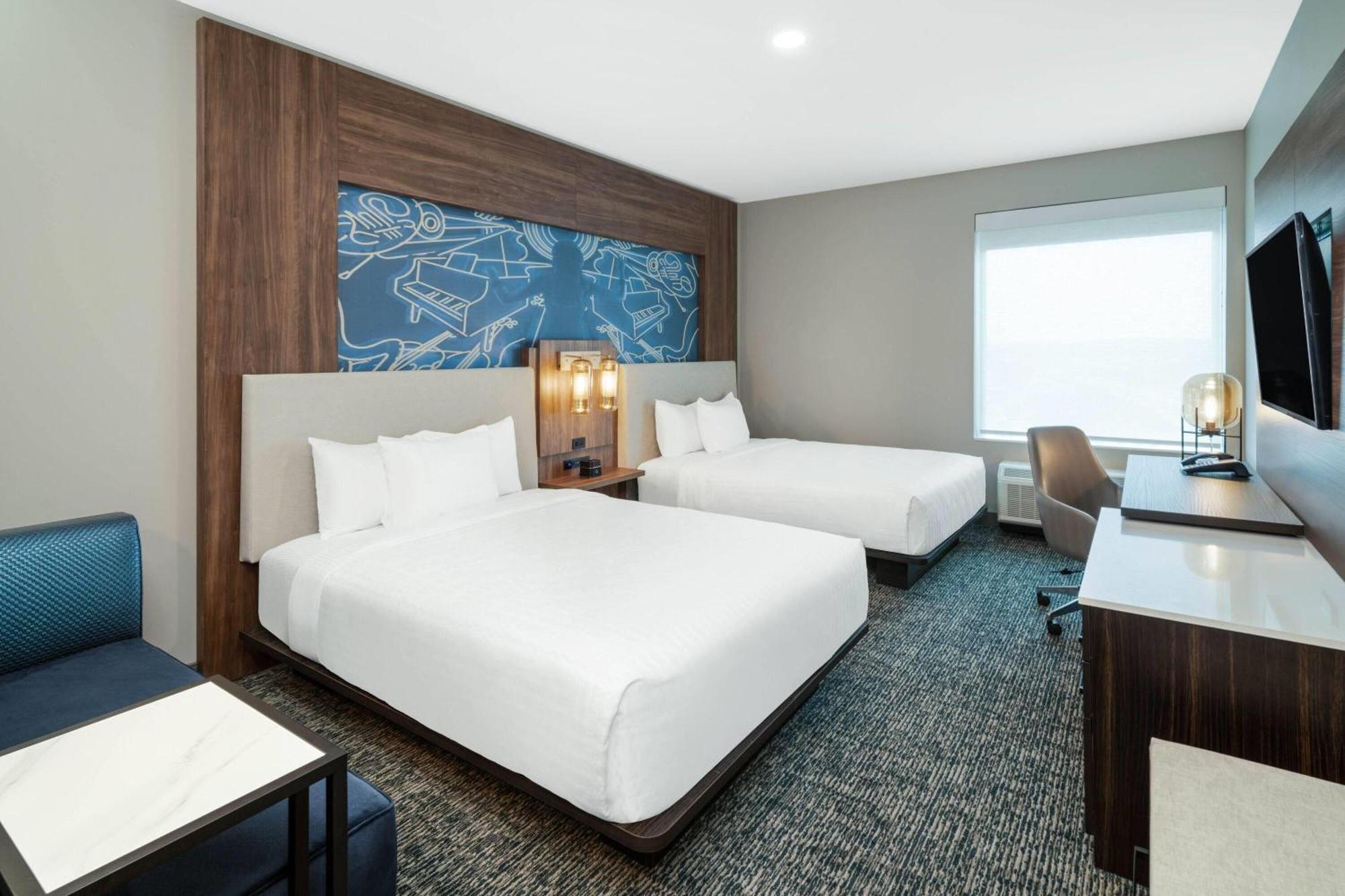 La Quinta & By Wyndham Downtown Stadium Nashville