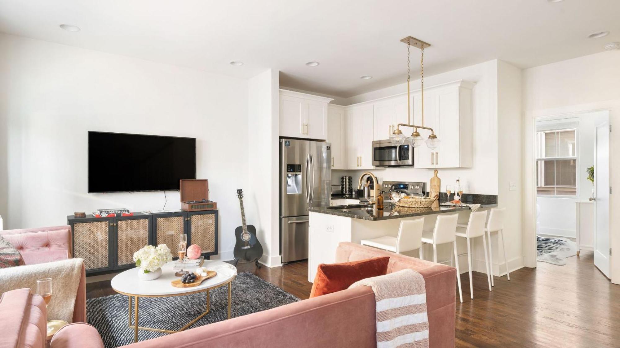 Apartment Hart Buyout 8 By Avantstay Two Town W Stunning Amenities Design *