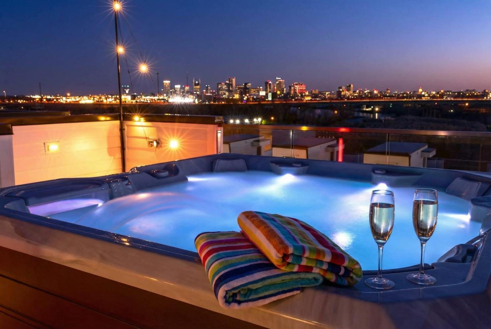 Holiday home New We Roll Rooftop - Hot Tub With Views - 13 Beds