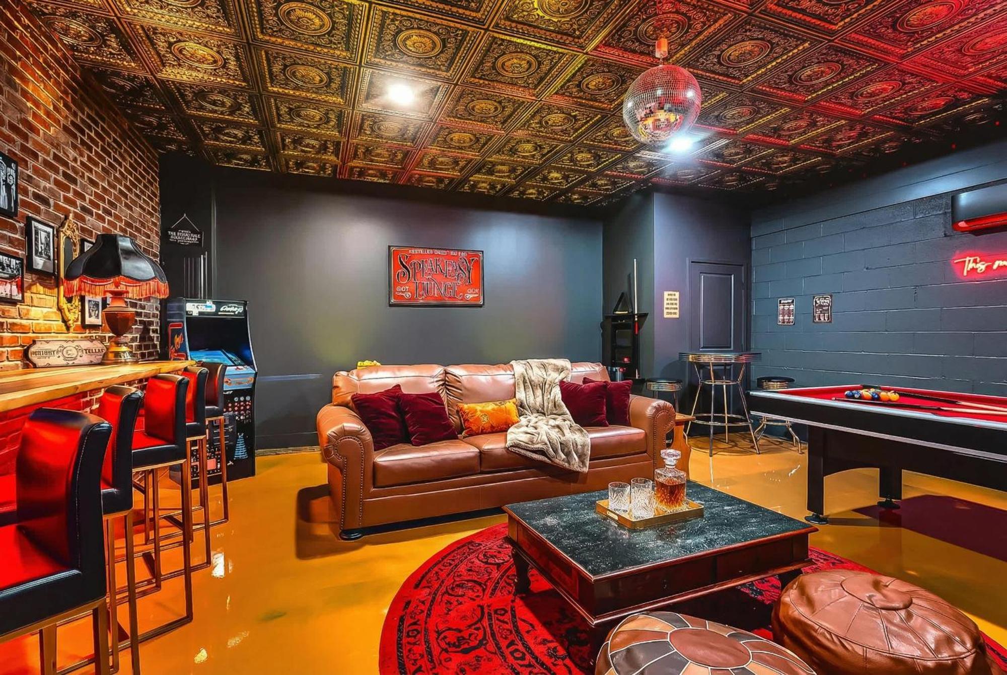 New We Roll Rooftop - Hot Tub With Views - 13 Beds Holiday home Nashville