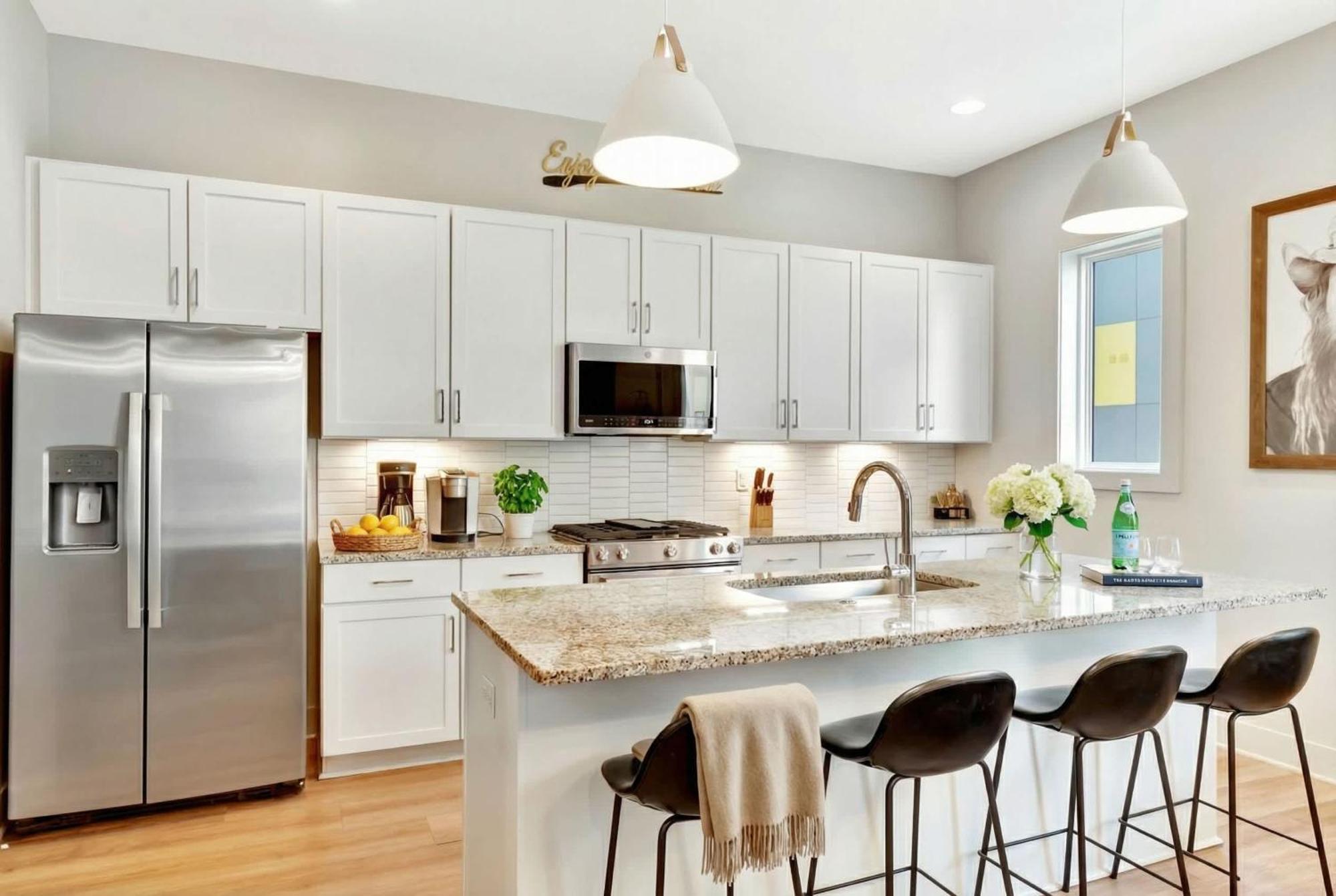 Rooftop Deck 2 Car Garage Near Downtown Holiday home Nashville