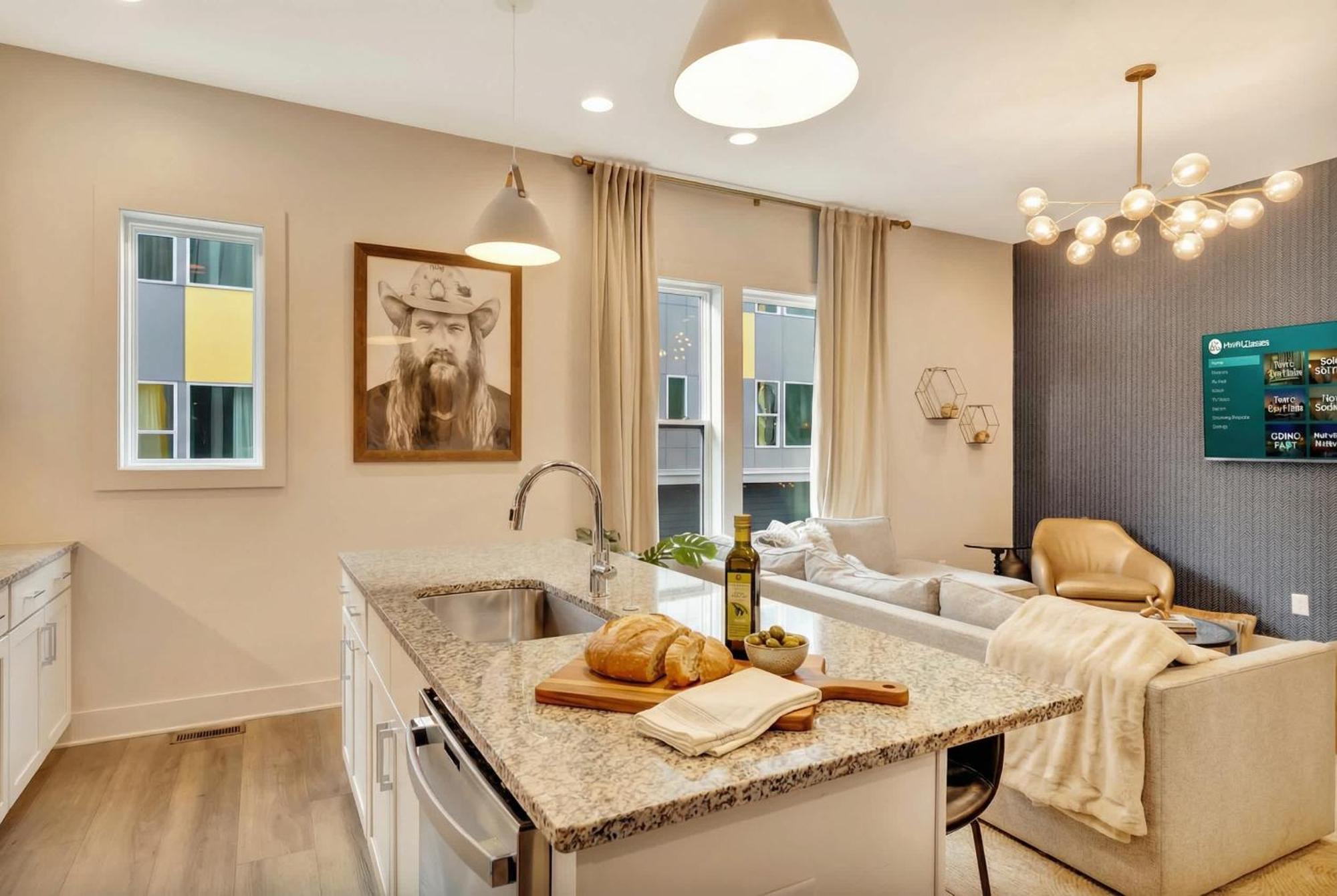 Rooftop Deck 2 Car Garage Near Downtown Holiday home Nashville