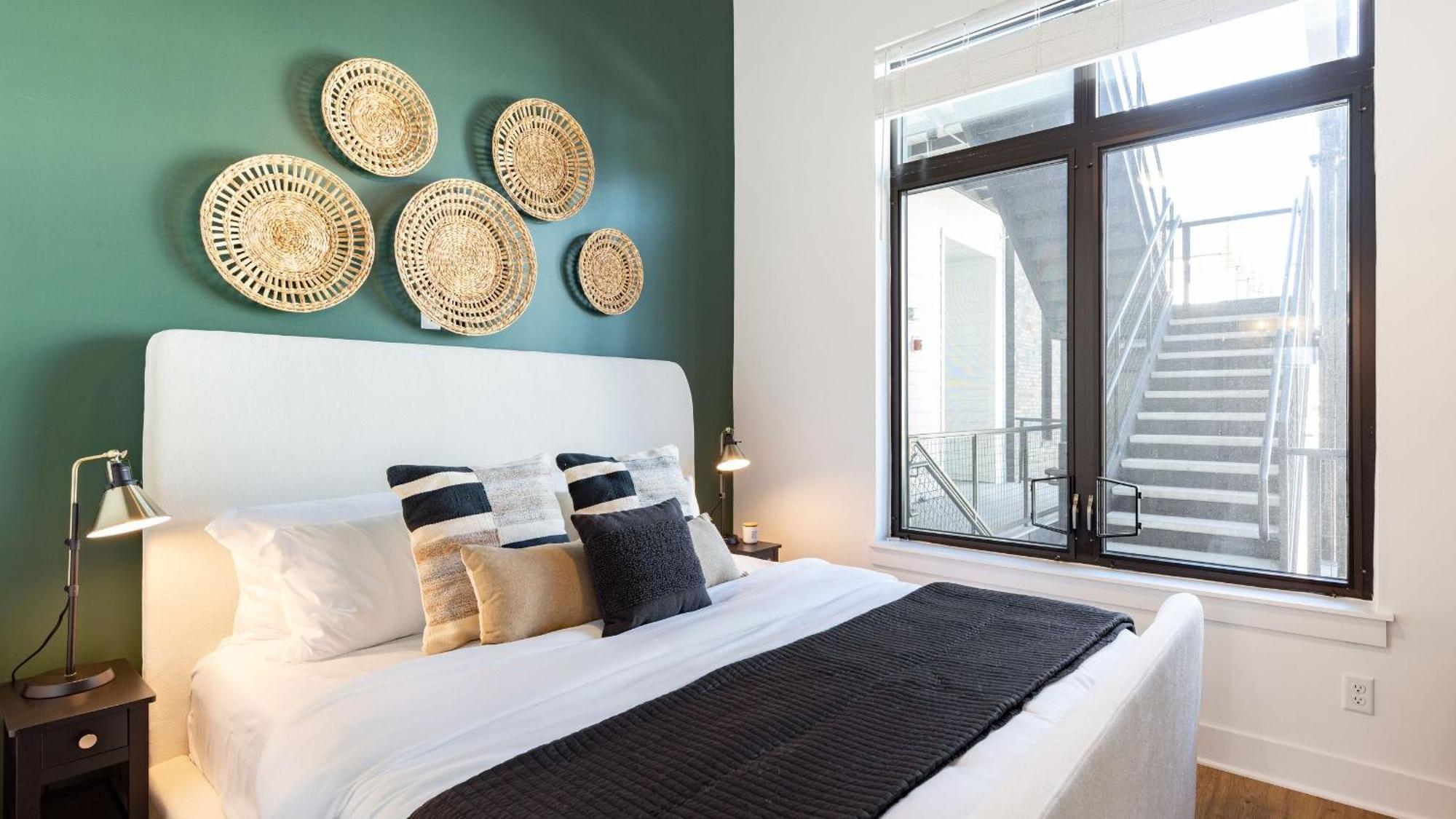 New Build Sleeps 12 2 In Scenic Bluffside Minutes To Downtown