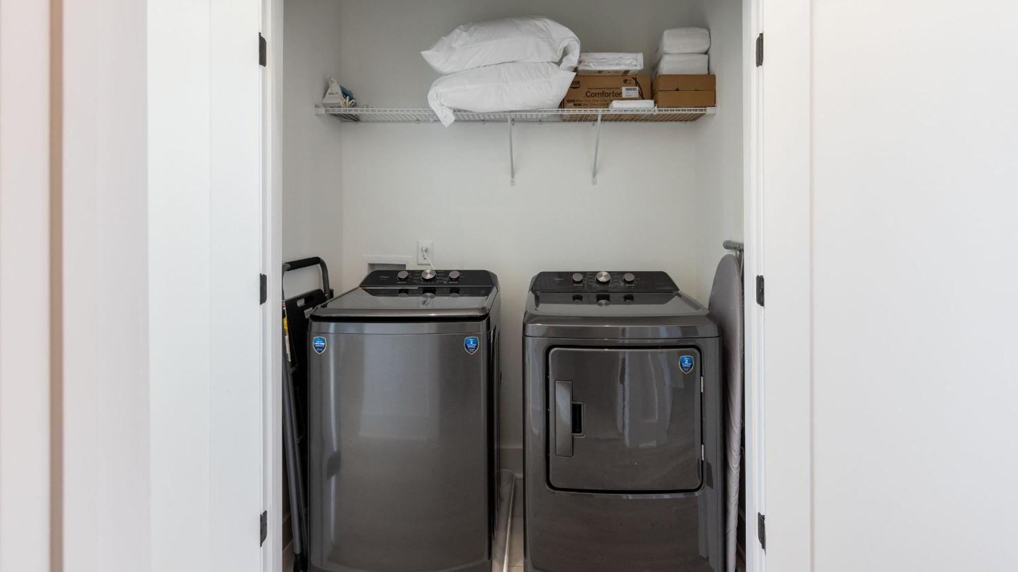 New Build Sleeps 12 2 In Scenic Bluffside Minutes To Downtown Holiday home *