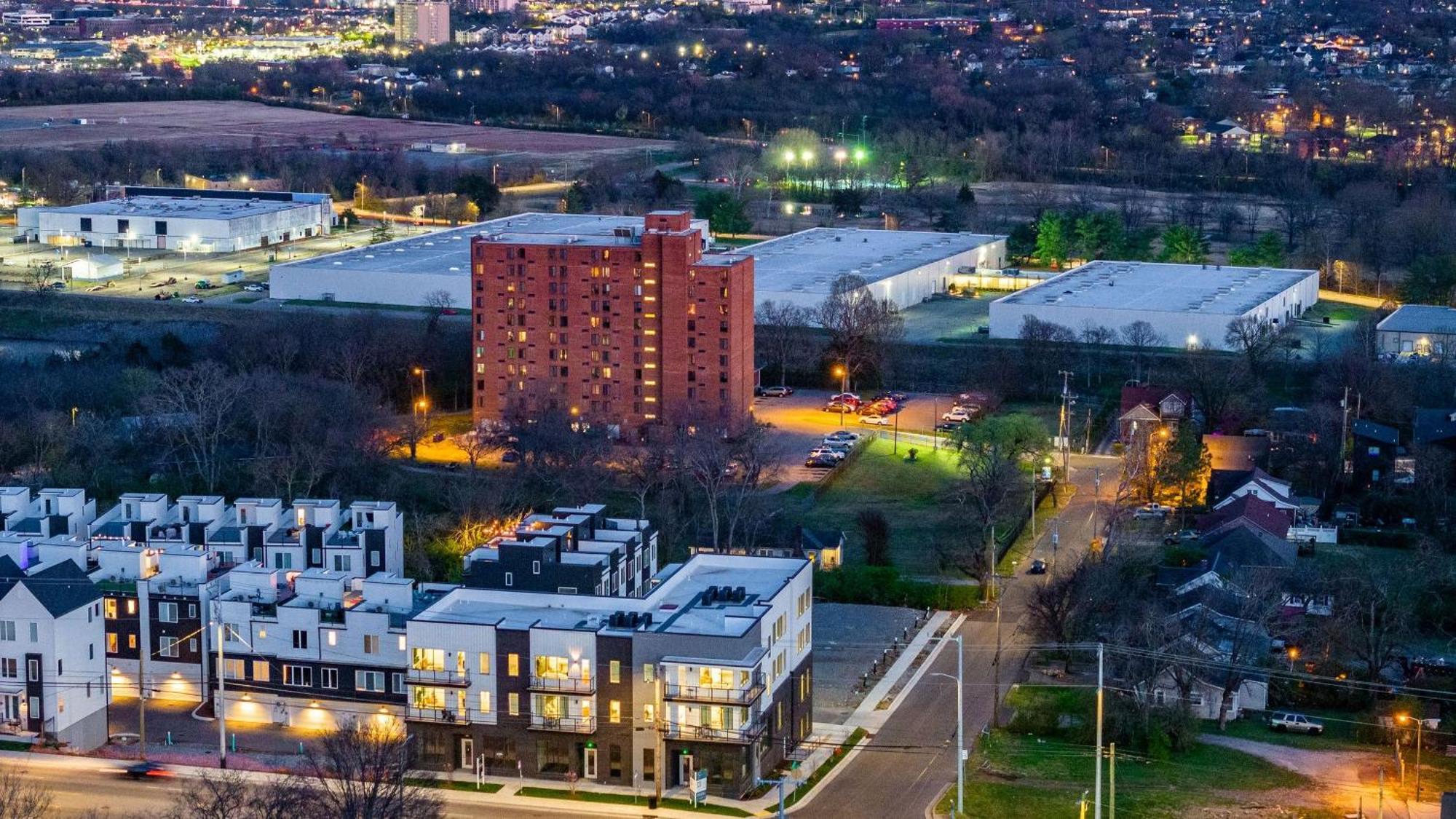 New Build Sleeps 12 2 In Scenic Bluffside Minutes To Downtown Holiday home Nashville